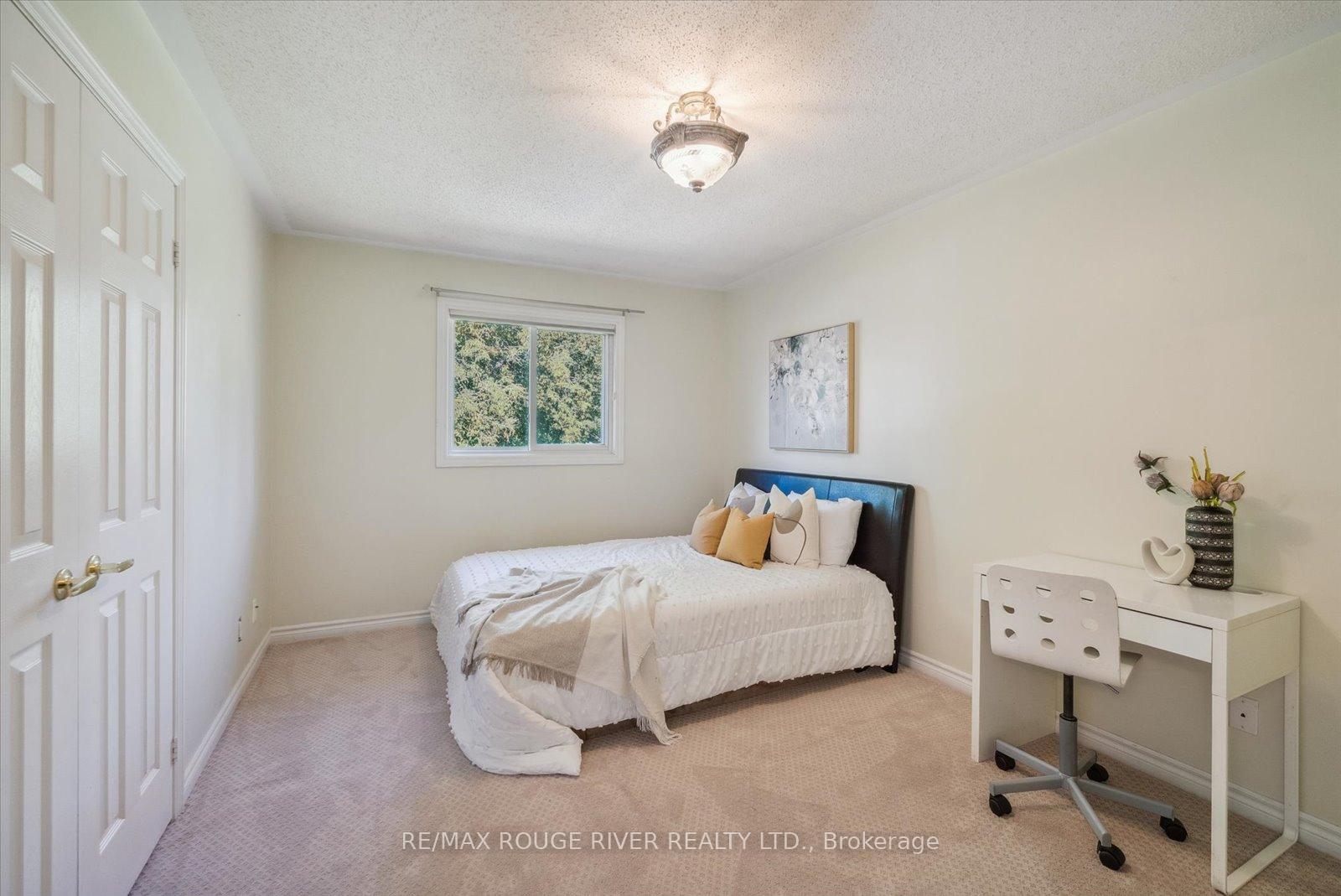 Photo 17 of 14 Selleck Lane, Oshawa, Samac — HOMEH