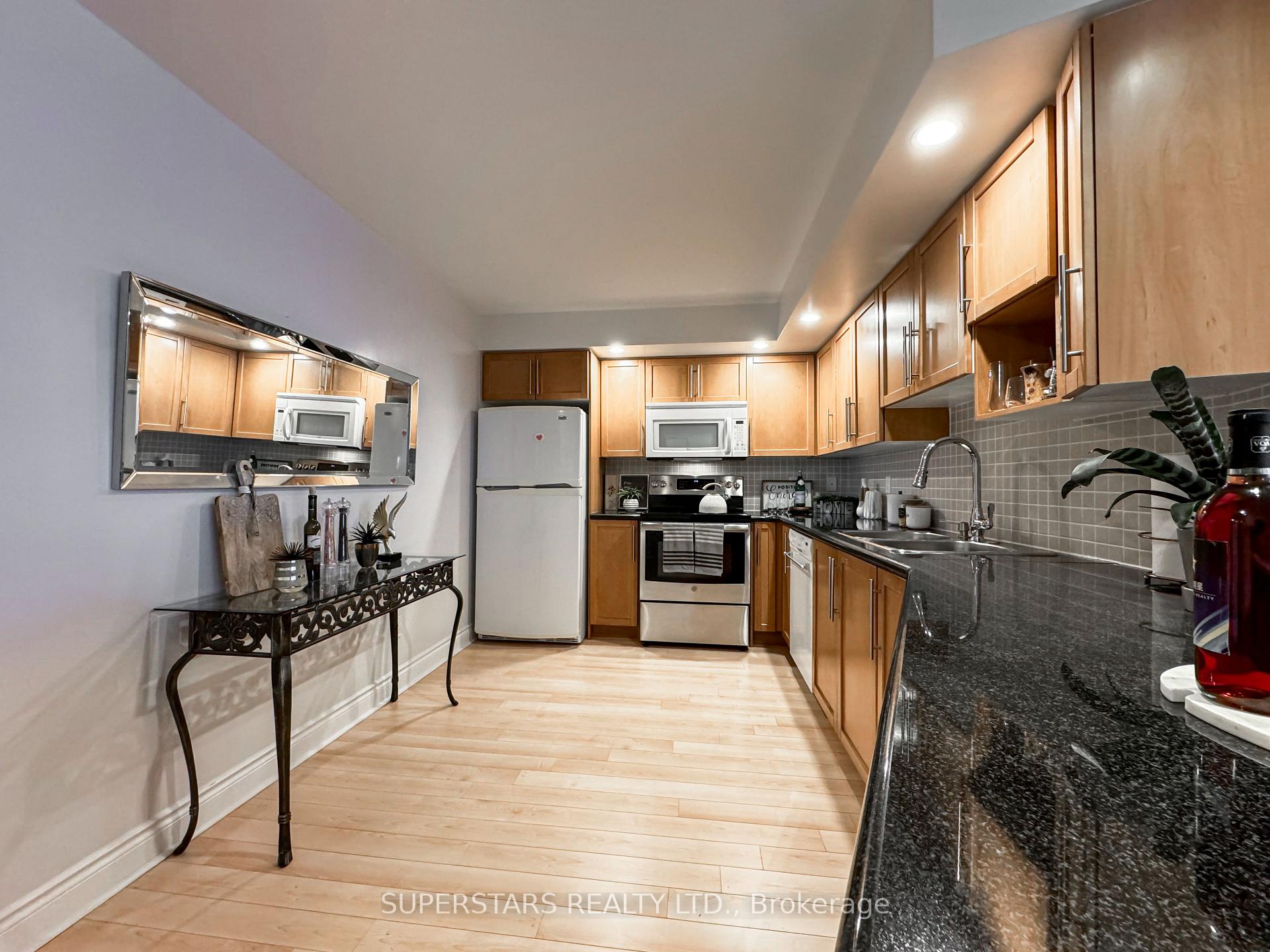 Photo 12 of Unit 1063, 23 Cox Boulevard, Markham, Unionville — HOMEH