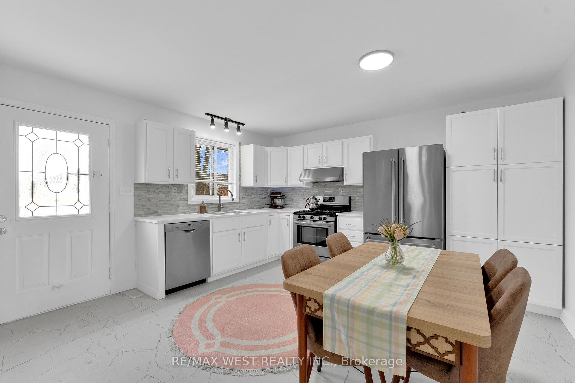 Photo 9 of 2334 California Avenue, Windsor — HOMEH