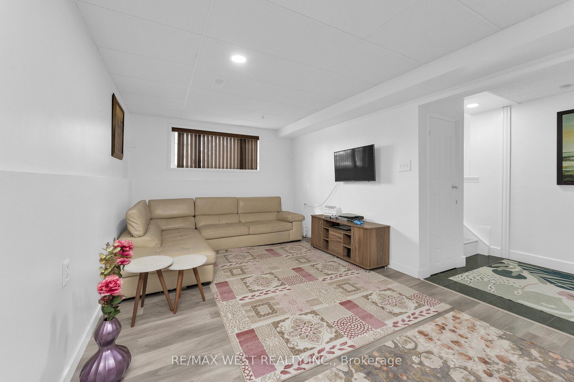 Photo 38 of 2334 California Avenue, Windsor — HOMEH