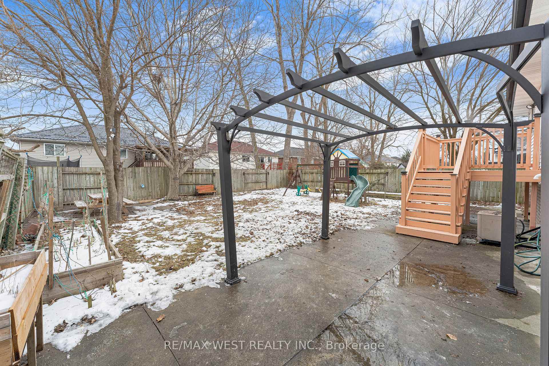 Photo 27 of 2334 California Avenue, Windsor — HOMEH