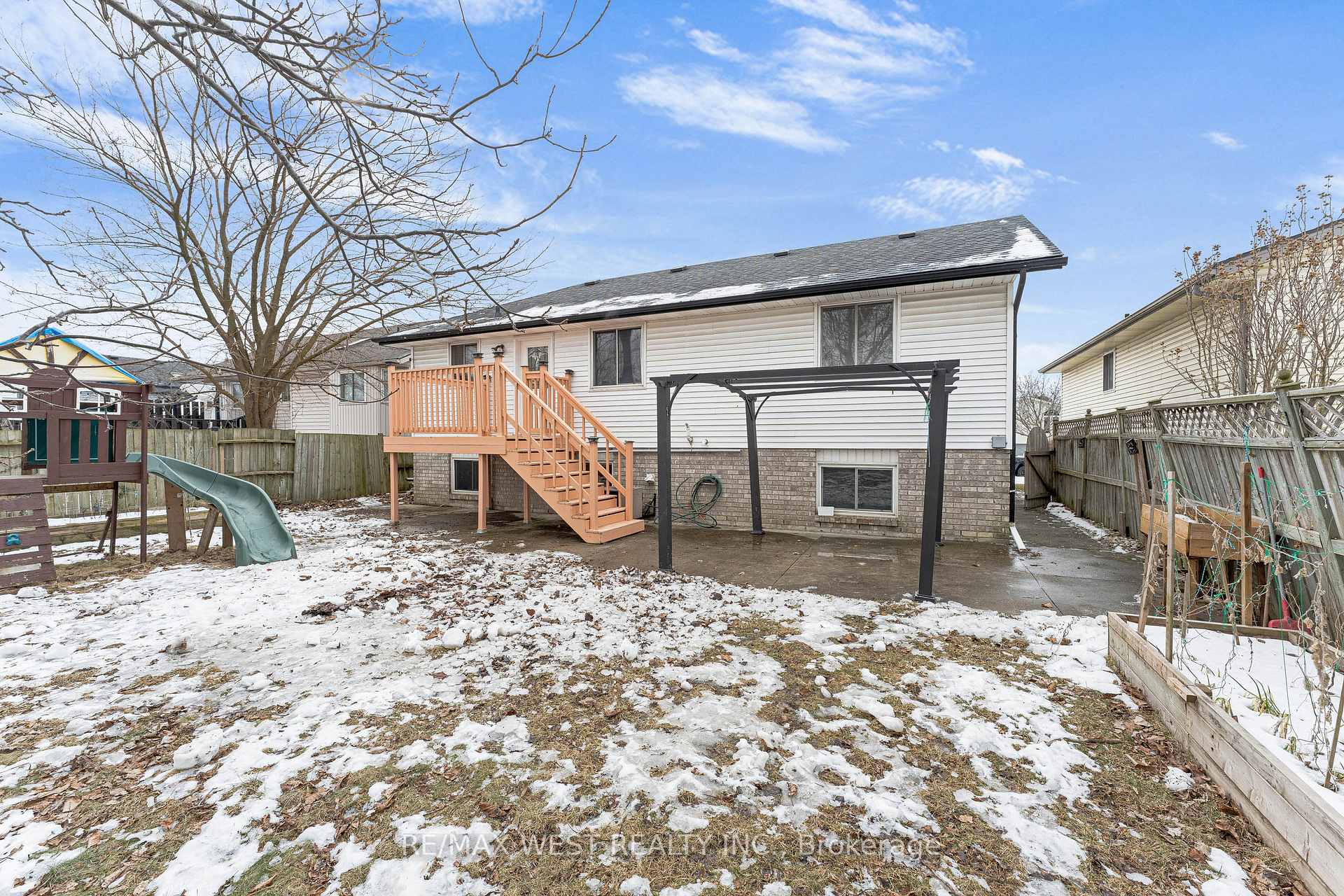 Photo 8 of 2334 California Avenue, Windsor — HOMEH