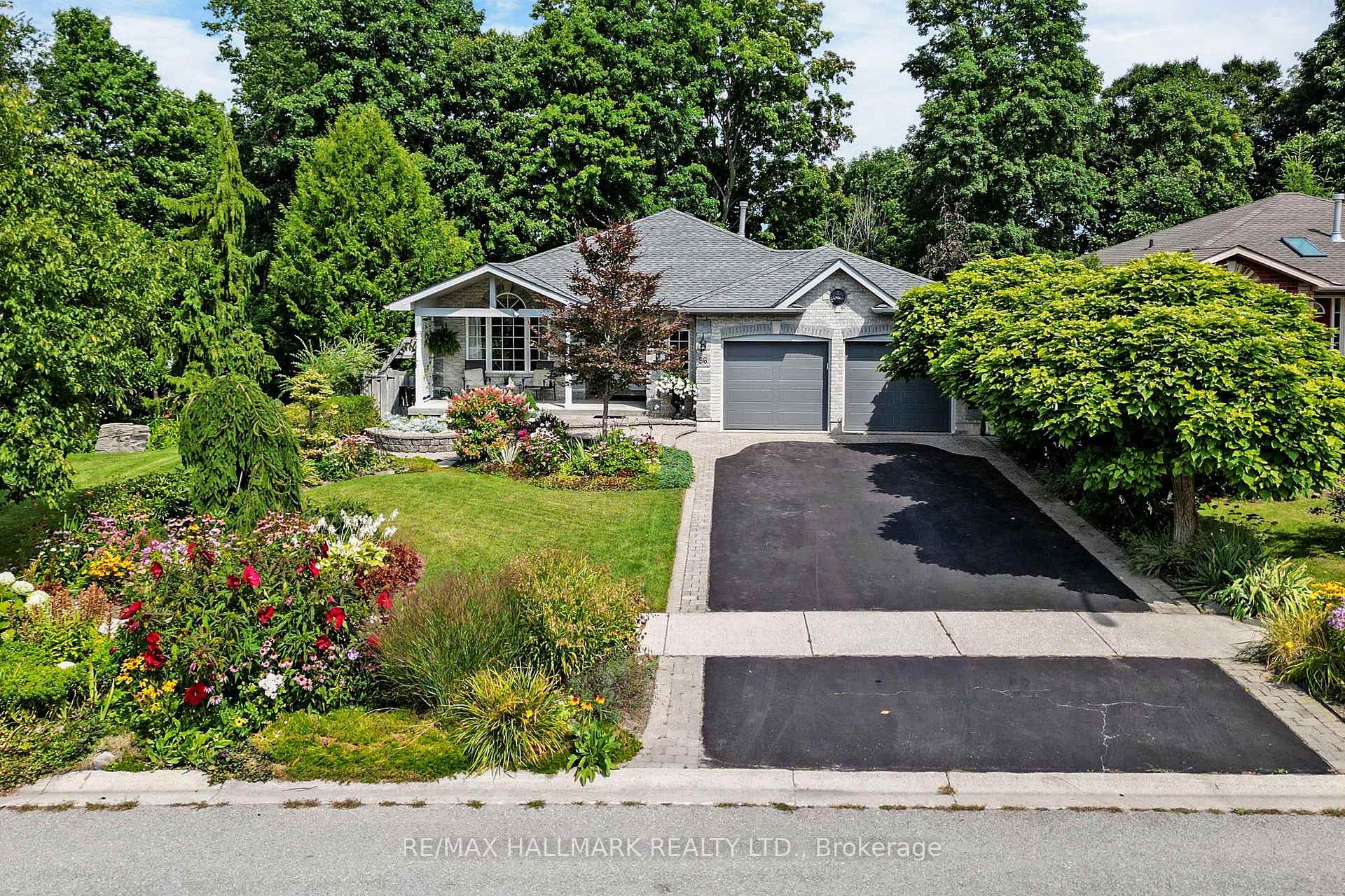 Photo 2 of 86 Osprey Ridge Road, Barrie, Little Lake — HOMEH