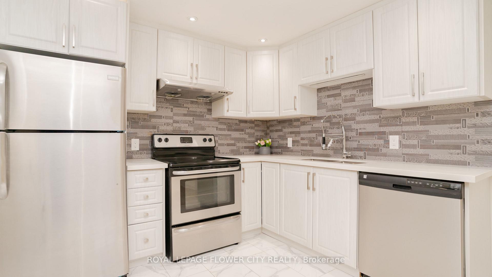 Photo 24 of 113 Vanhorne Close, Brampton, Northwest Brampton — HOMEH