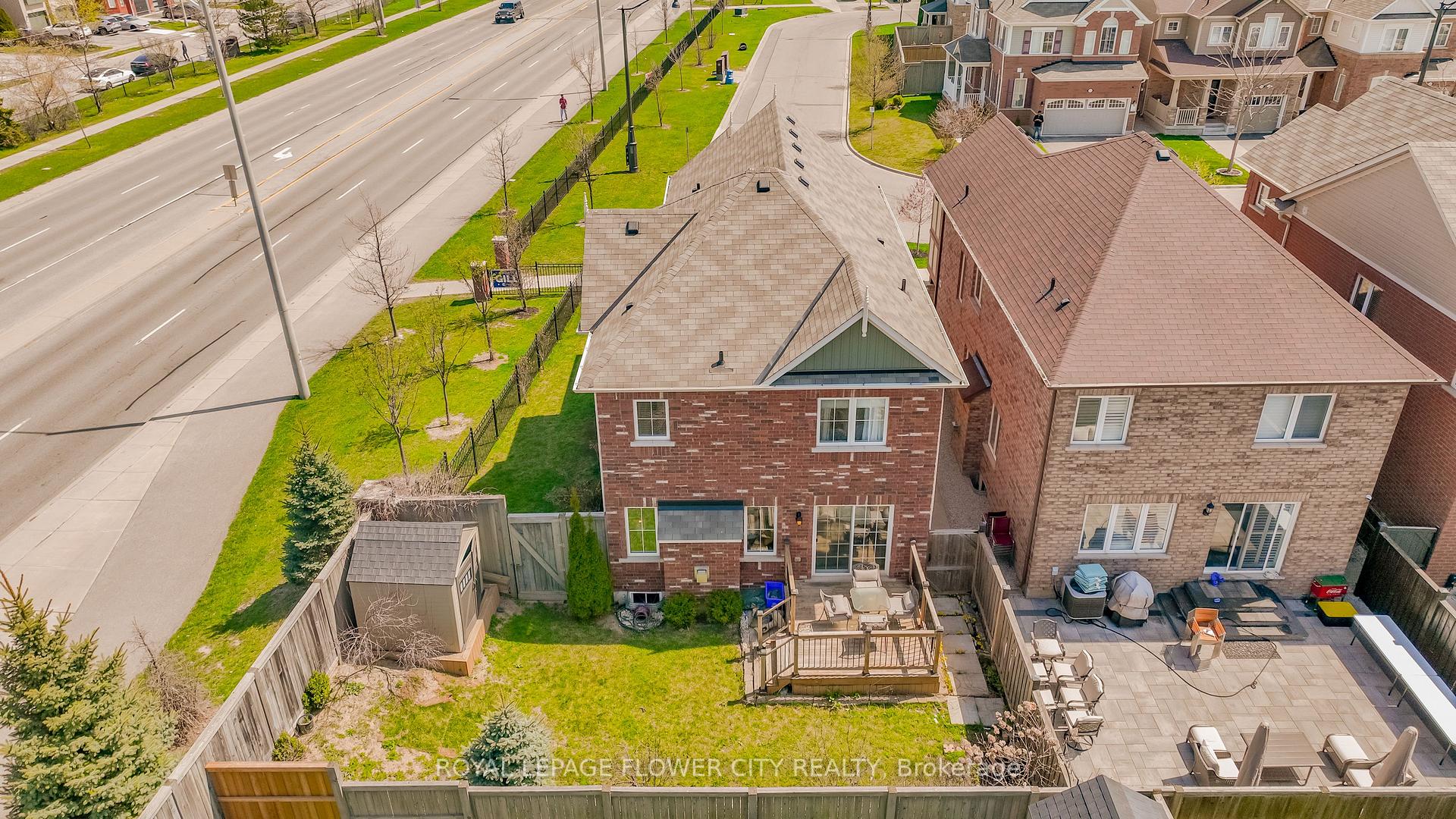 Photo 38 of 113 Vanhorne Close, Brampton, Northwest Brampton — HOMEH