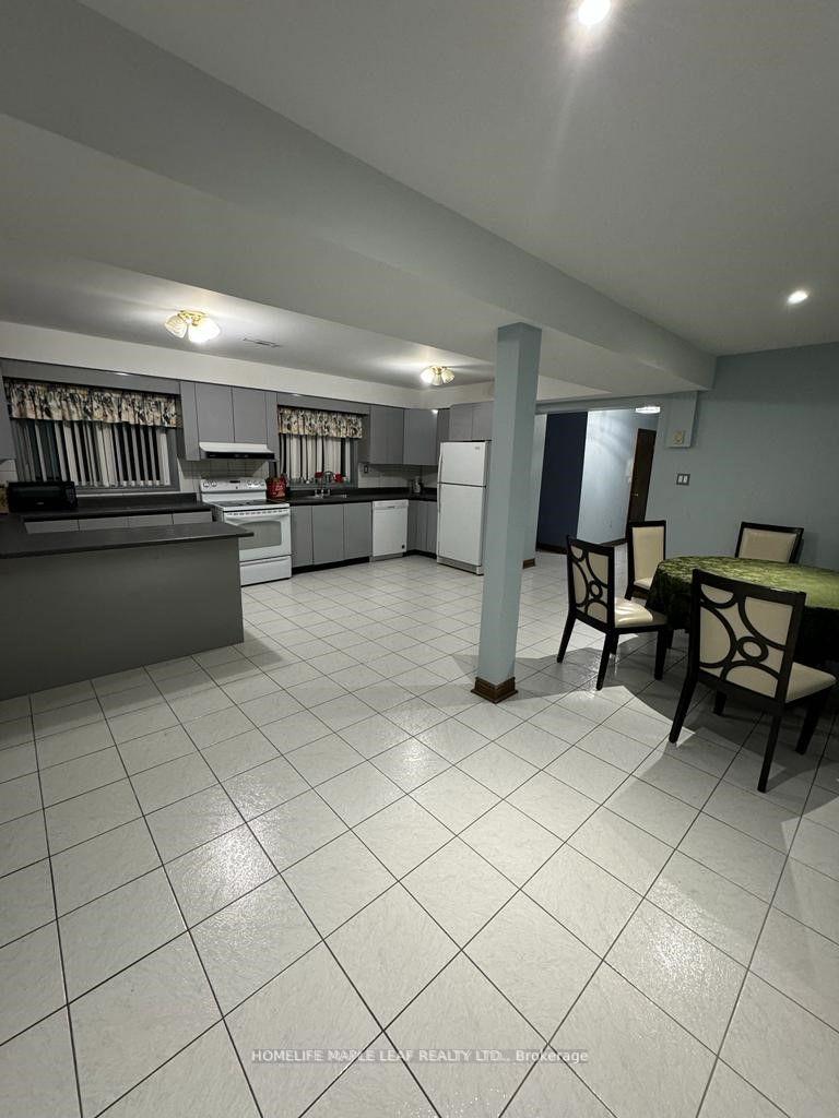 Photo 2 of Unit Bsmt, 8 Delray Court, Brampton, Toronto Gore Rural Estate — HOMEH