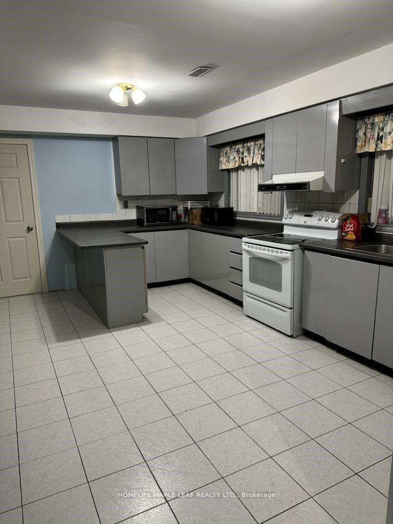 Photo 4 of Unit Bsmt, 8 Delray Court, Brampton, Toronto Gore Rural Estate — HOMEH