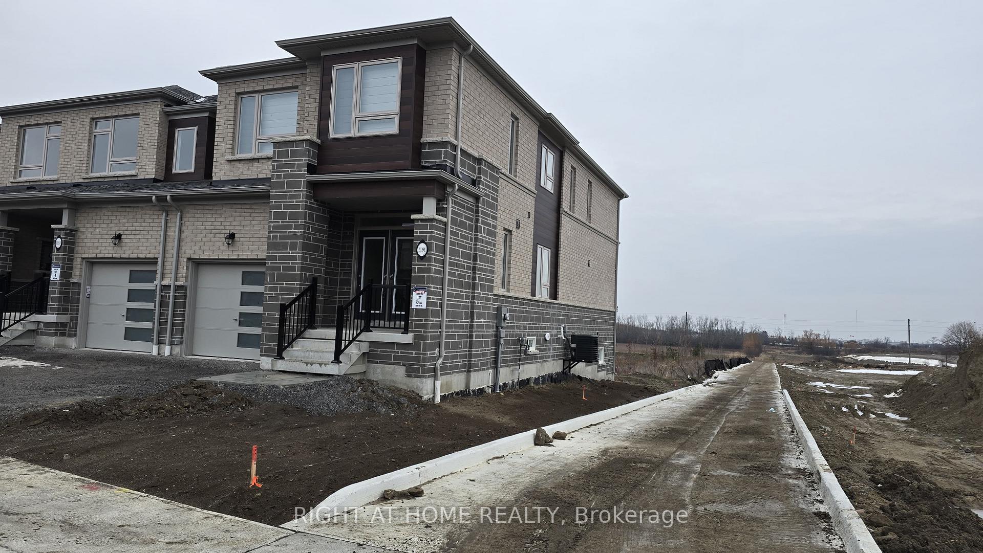 Photo 3 of 1191 Rexton Drive, Oshawa, Kedron — HOMEH