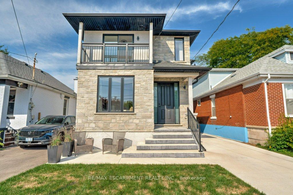 Front of 38 East 16th Street