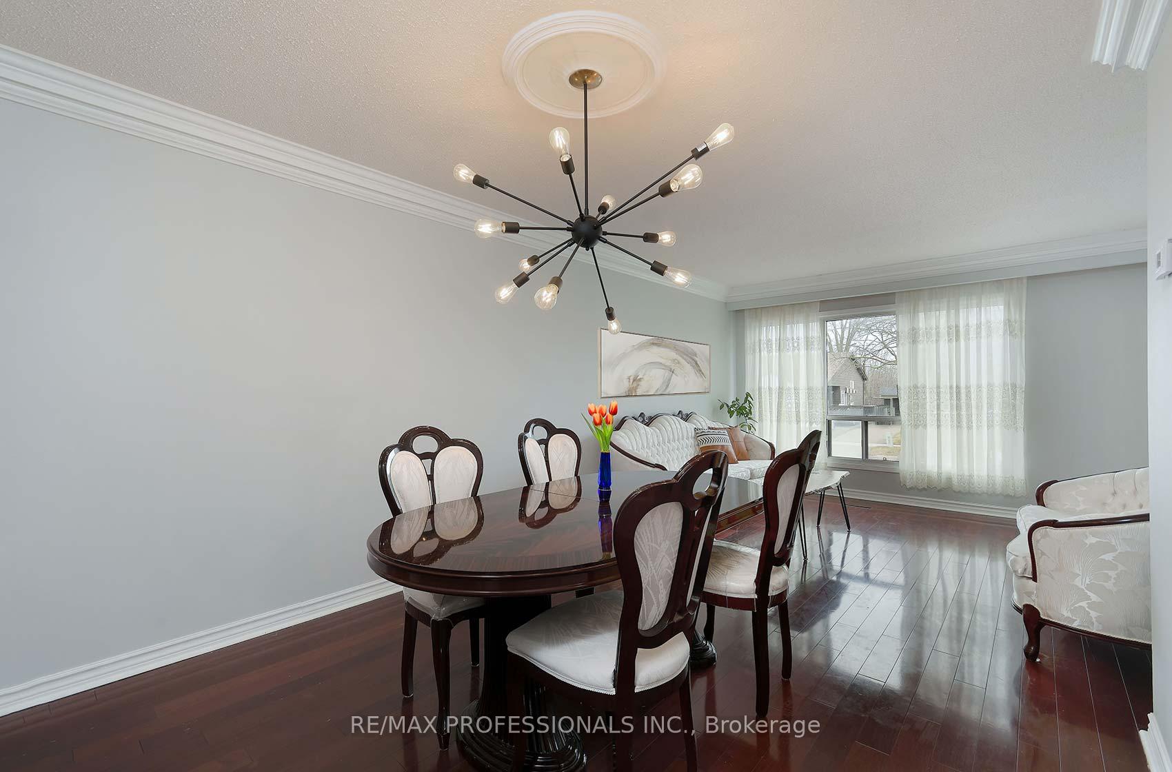 Photo 6 of 42 Nancy McCredie Drive, Brampton, Brampton West — HOMEH