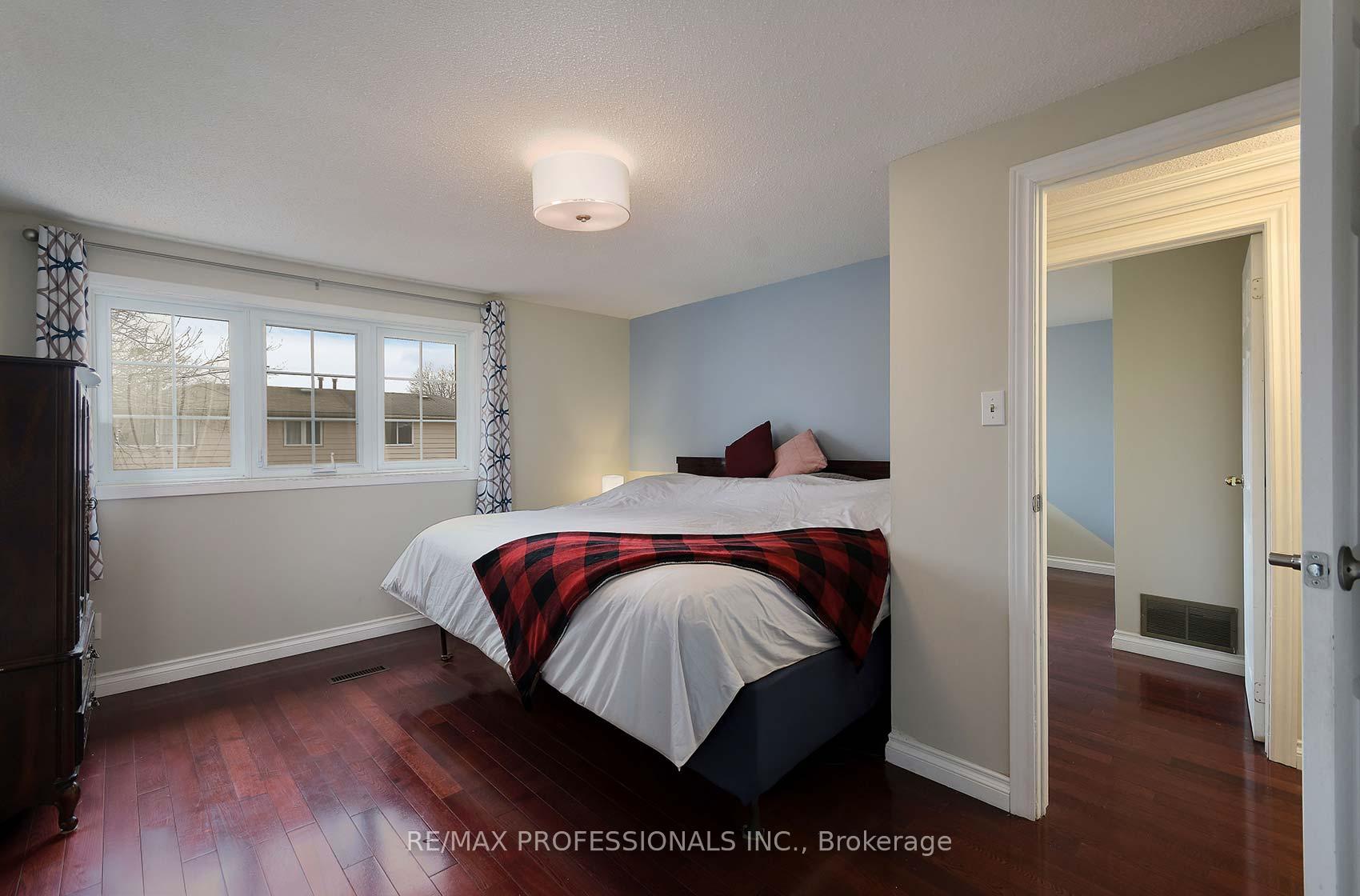 Photo 32 of 42 Nancy McCredie Drive, Brampton, Brampton West — HOMEH