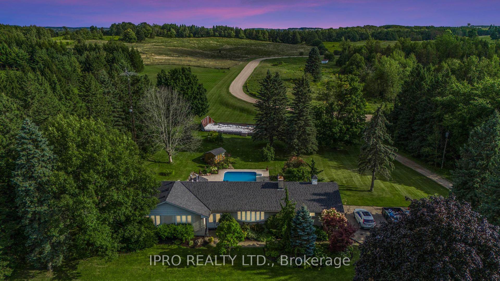 Front of 246044 County Rd 16