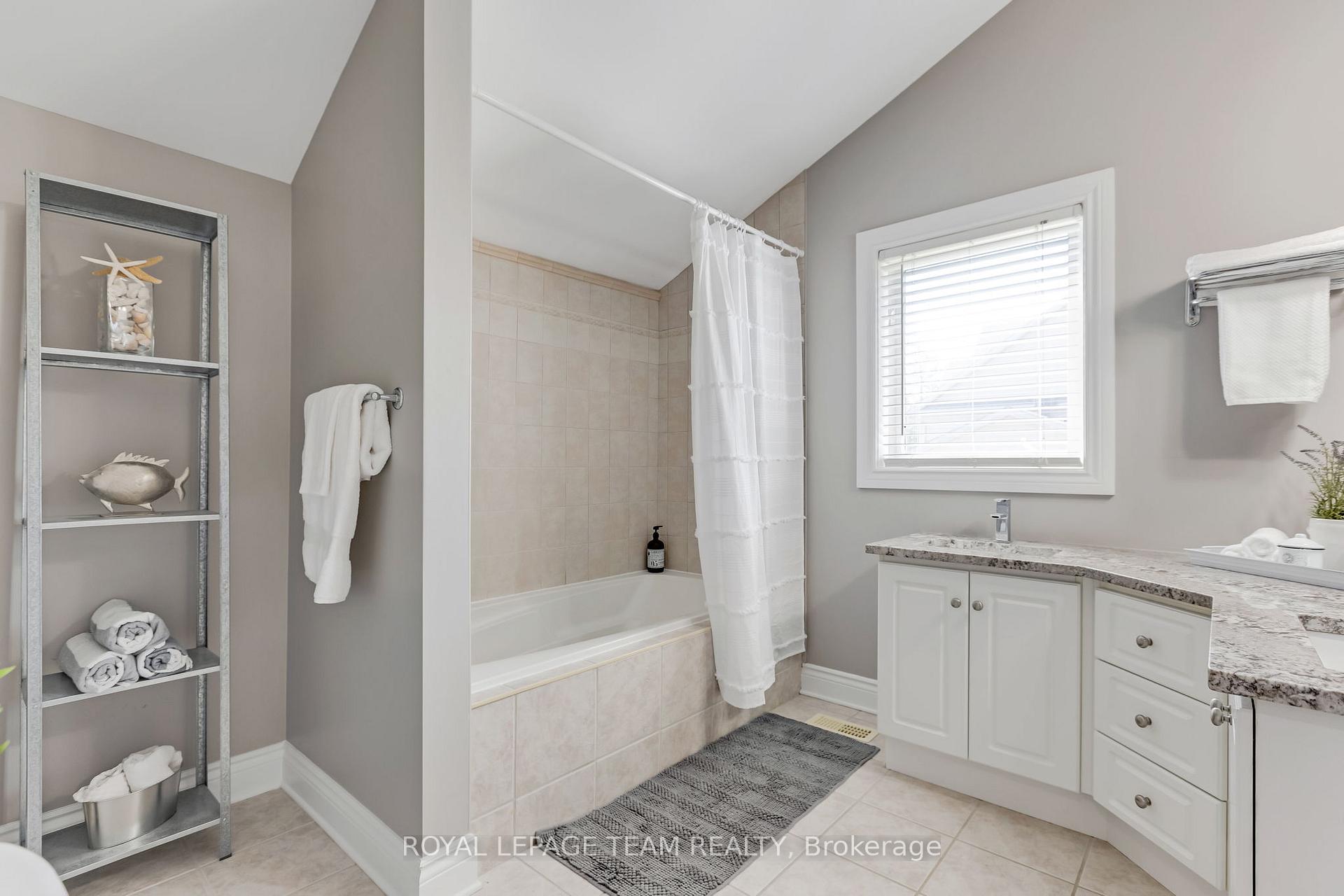 Photo 30 of 24 Cypress Garden, Ottawa, Stittsville (South) — HOMEH
