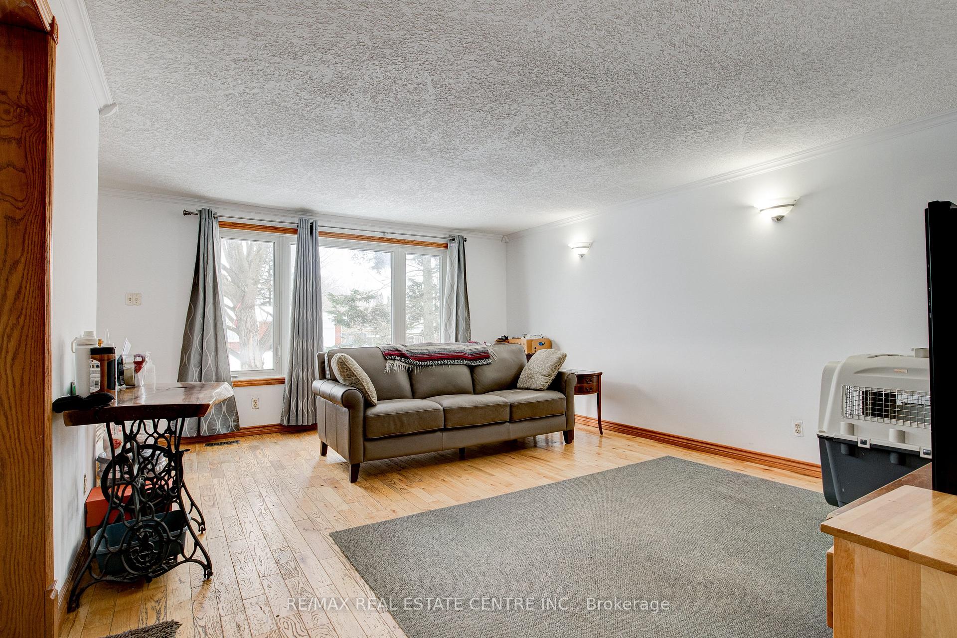 Photo 15 of 74 Elm Ridge Drive, Kitchener — HOMEH