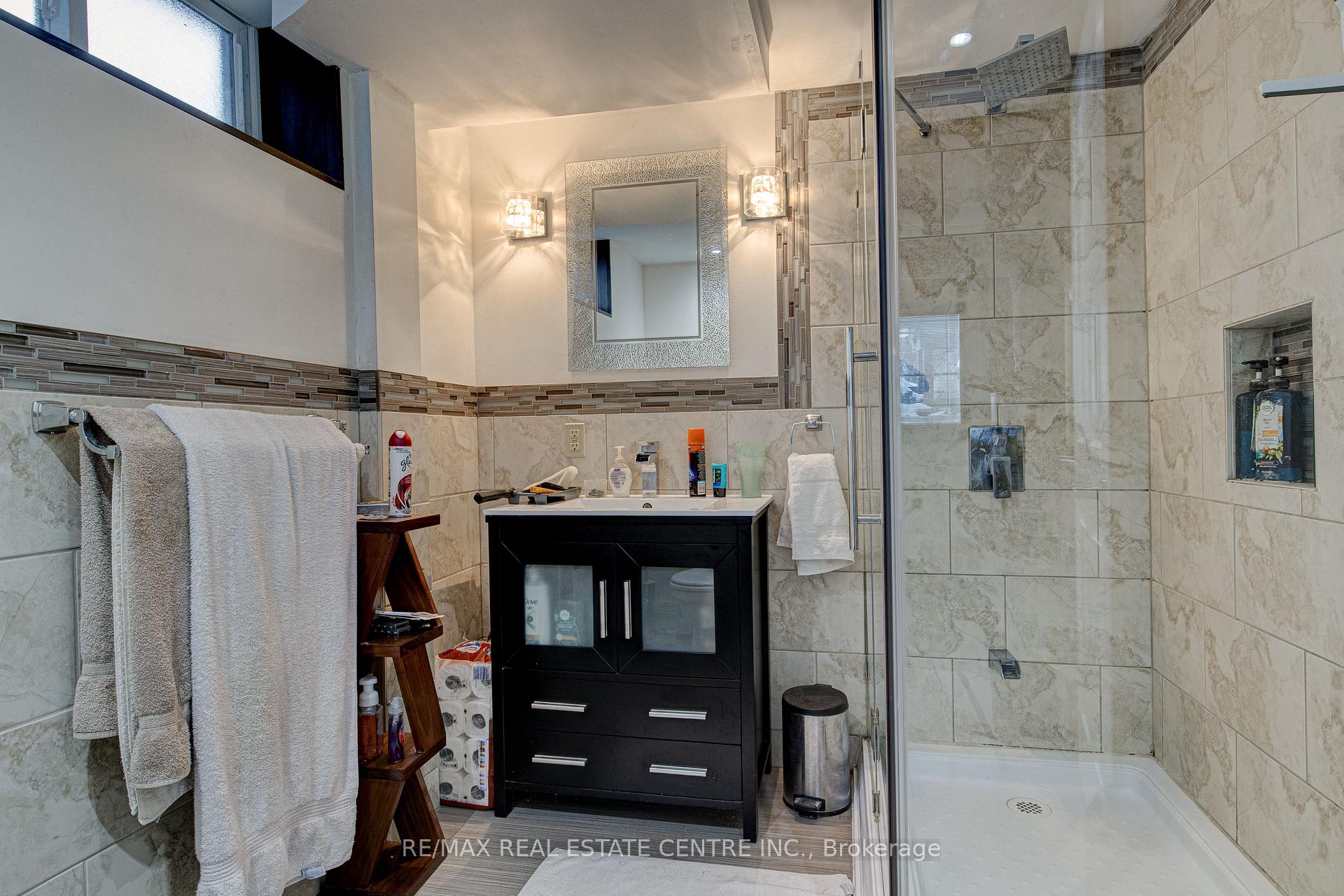 Photo 14 of 74 Elm Ridge Drive, Kitchener — HOMEH