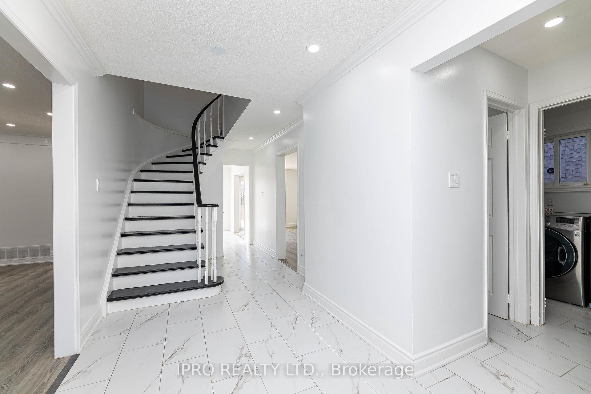 Photo 2 of 14 Dakin Drive, Ajax, Central West — HOMEH