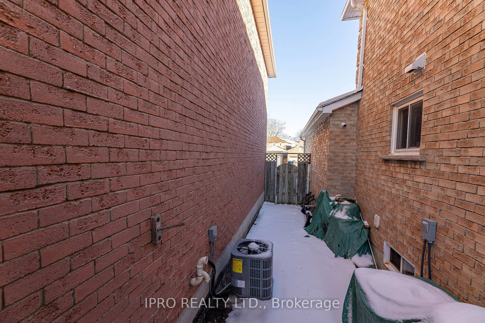 Photo 25 of 14 Dakin Drive, Ajax, Central West — HOMEH