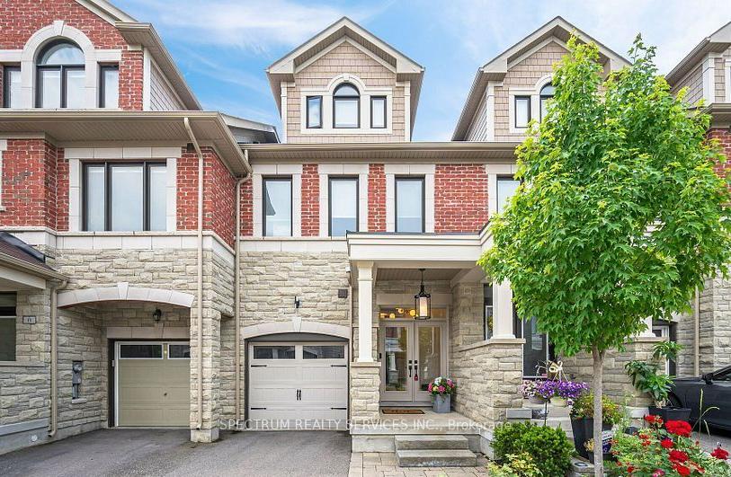 Front of 9 Hiawatha Court