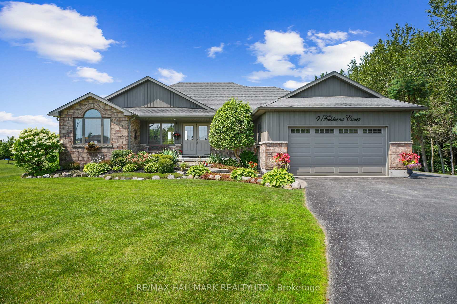 Front of 9 Fieldcrest Court