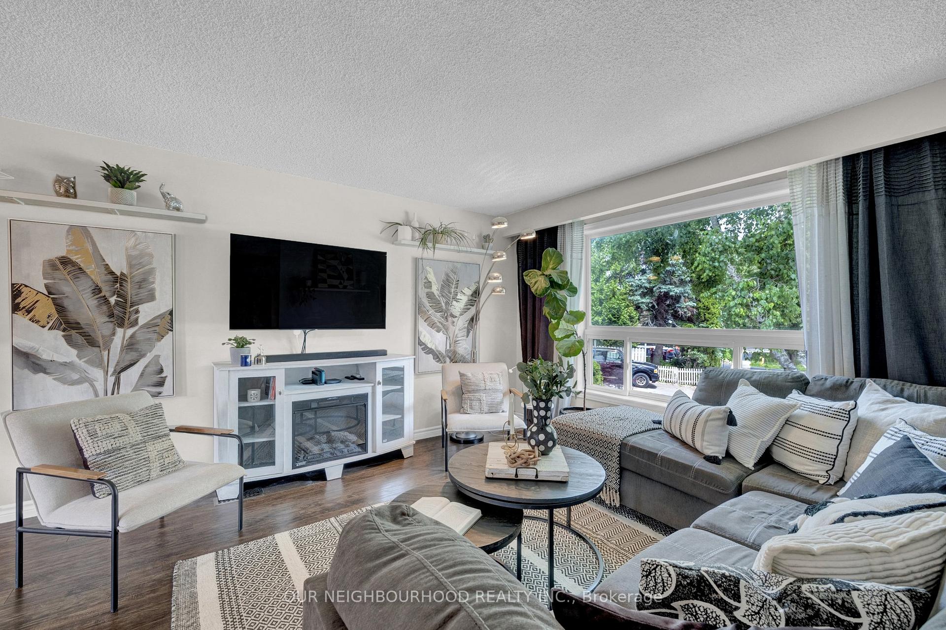 Photo 6 of 8 Chantel Court, Clarington, Bowmanville — HOMEH