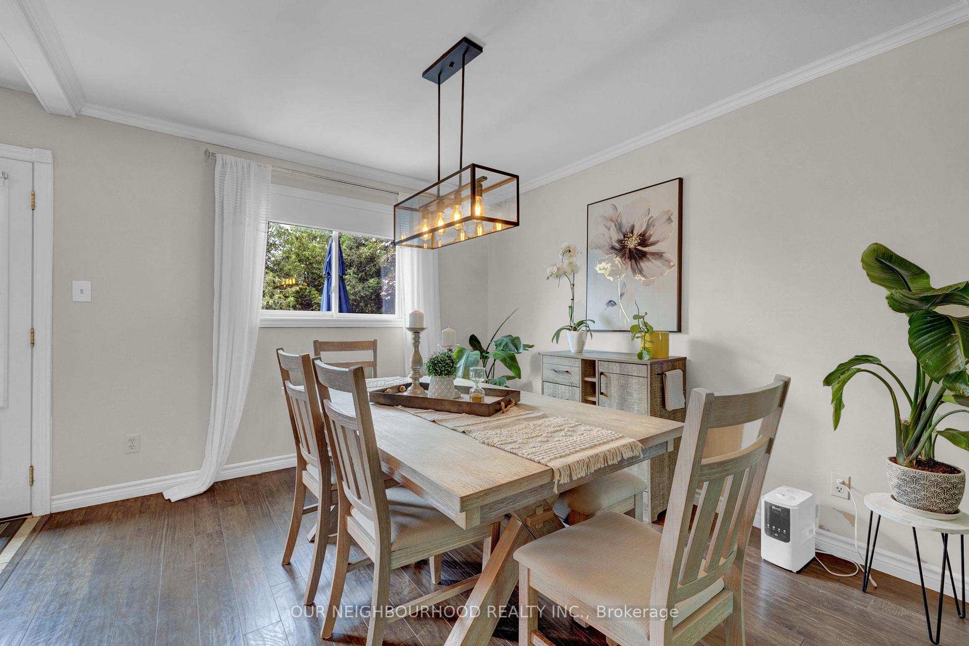 Photo 10 of 8 Chantel Court, Clarington, Bowmanville — HOMEH
