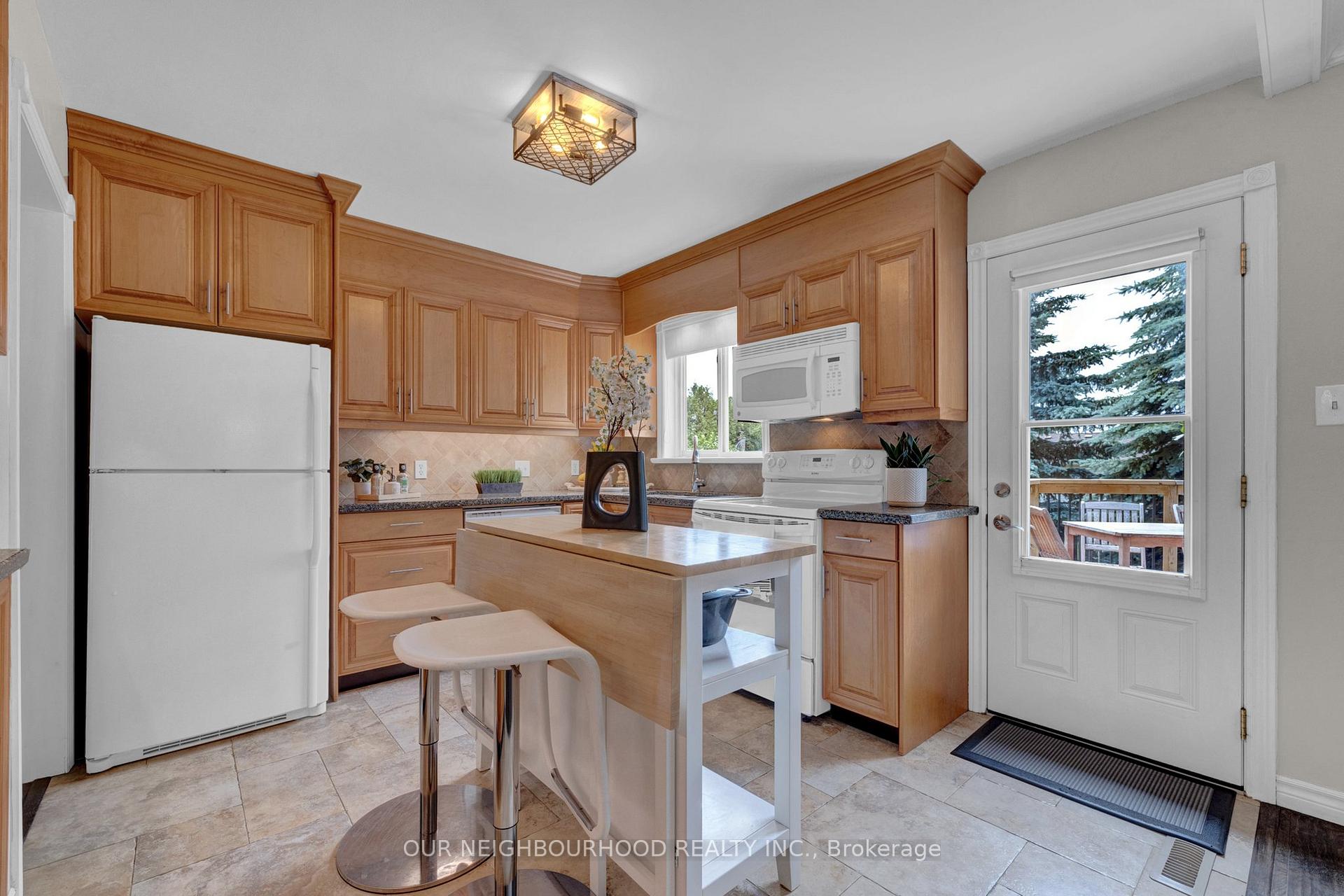 Photo 14 of 8 Chantel Court, Clarington, Bowmanville — HOMEH