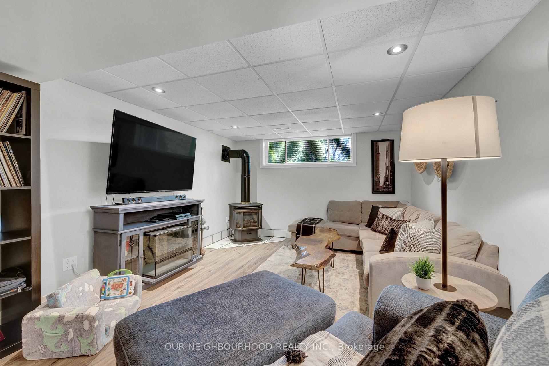 Photo 27 of 8 Chantel Court, Clarington, Bowmanville — HOMEH