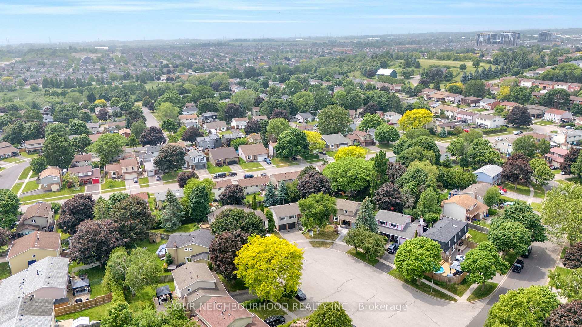 Photo 43 of 8 Chantel Court, Clarington, Bowmanville — HOMEH