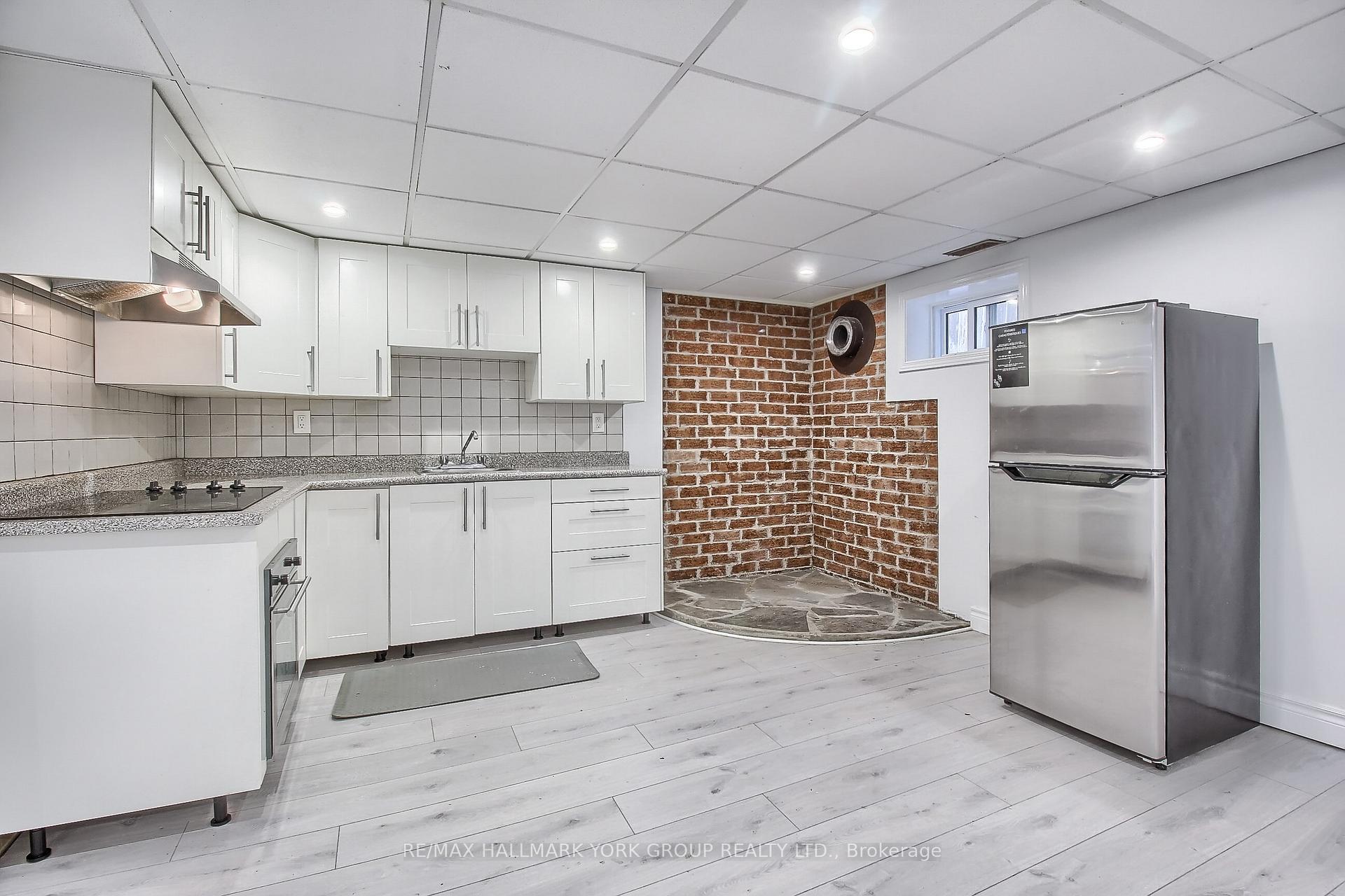 Photo 3 of Unit Basement, 37 Stoddart Drive, Aurora, Aurora Highlands — HOMEH