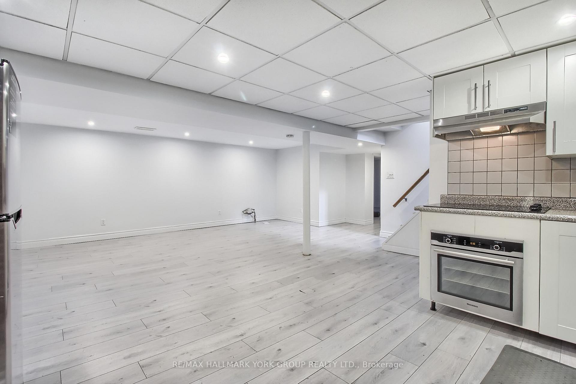 Photo 5 of Unit Basement, 37 Stoddart Drive, Aurora, Aurora Highlands — HOMEH