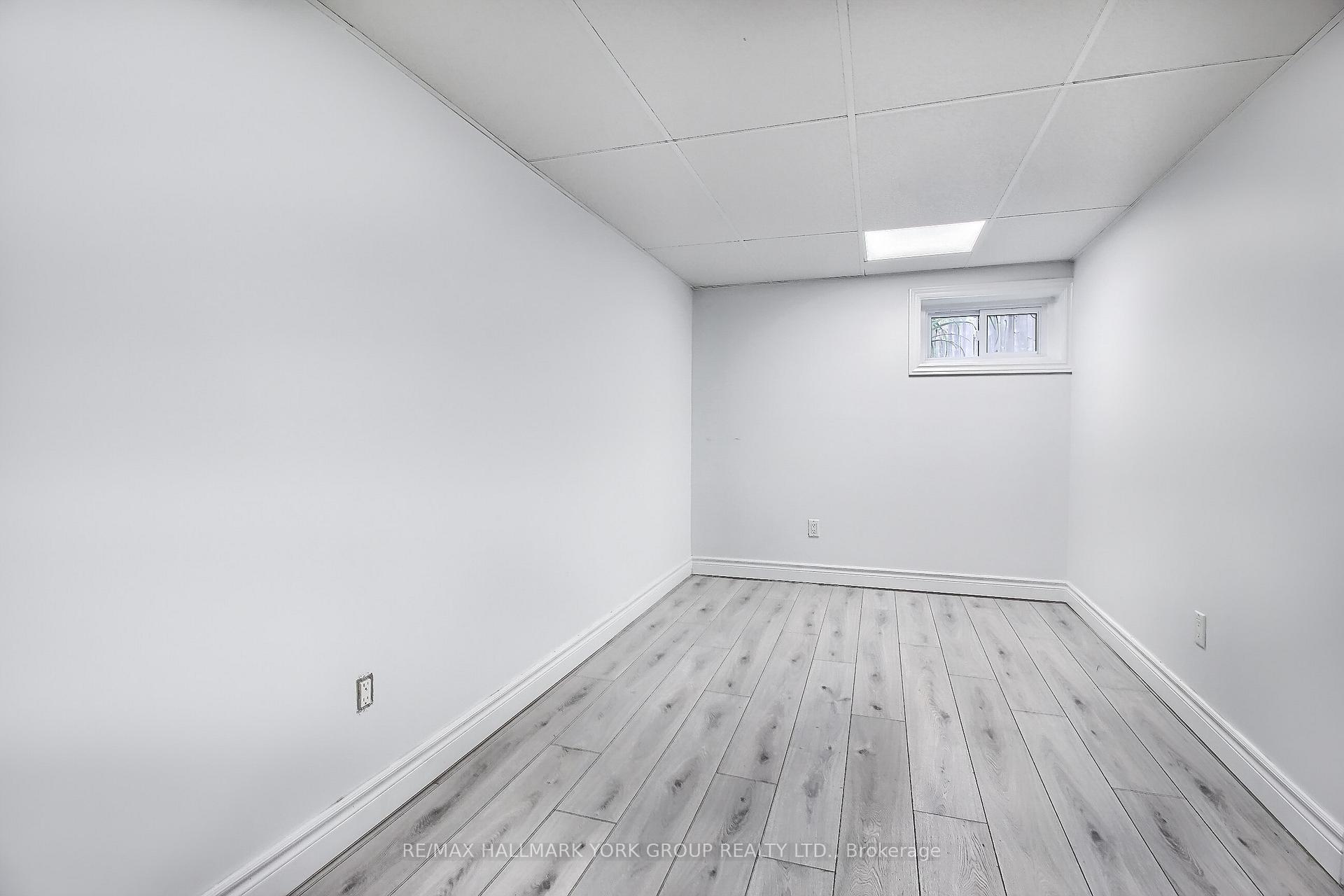 Photo 16 of Unit Basement, 37 Stoddart Drive, Aurora, Aurora Highlands — HOMEH