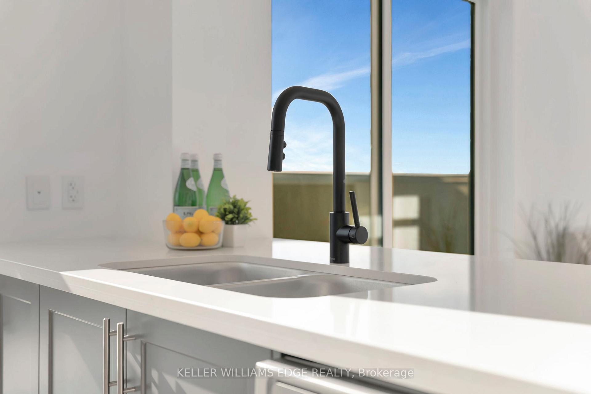 Photo 2 of Unit 626, 10 Mallard Trail, Hamilton, Waterdown — HOMEH