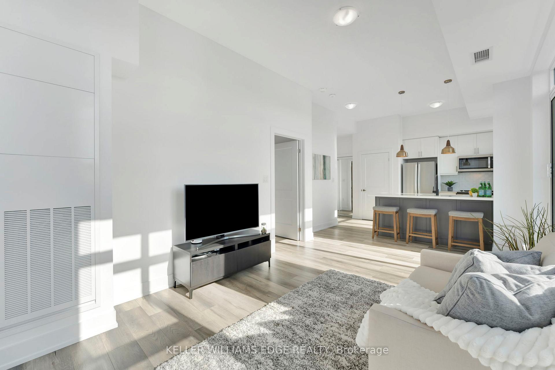 Photo 7 of Unit 626, 10 Mallard Trail, Hamilton, Waterdown — HOMEH
