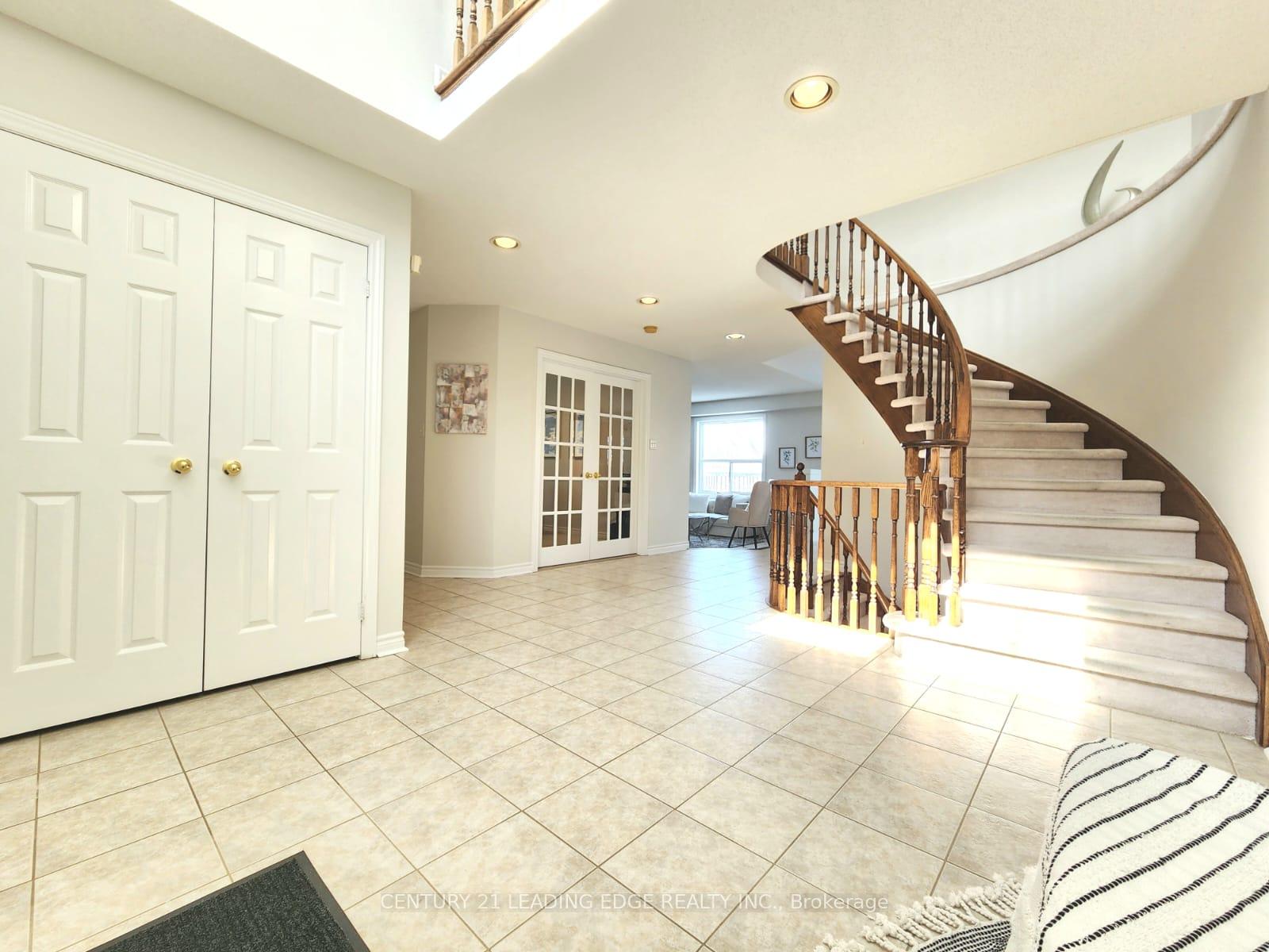 Photo 3 of 22 Grant's Way, Barrie, Ardagh — HOMEH