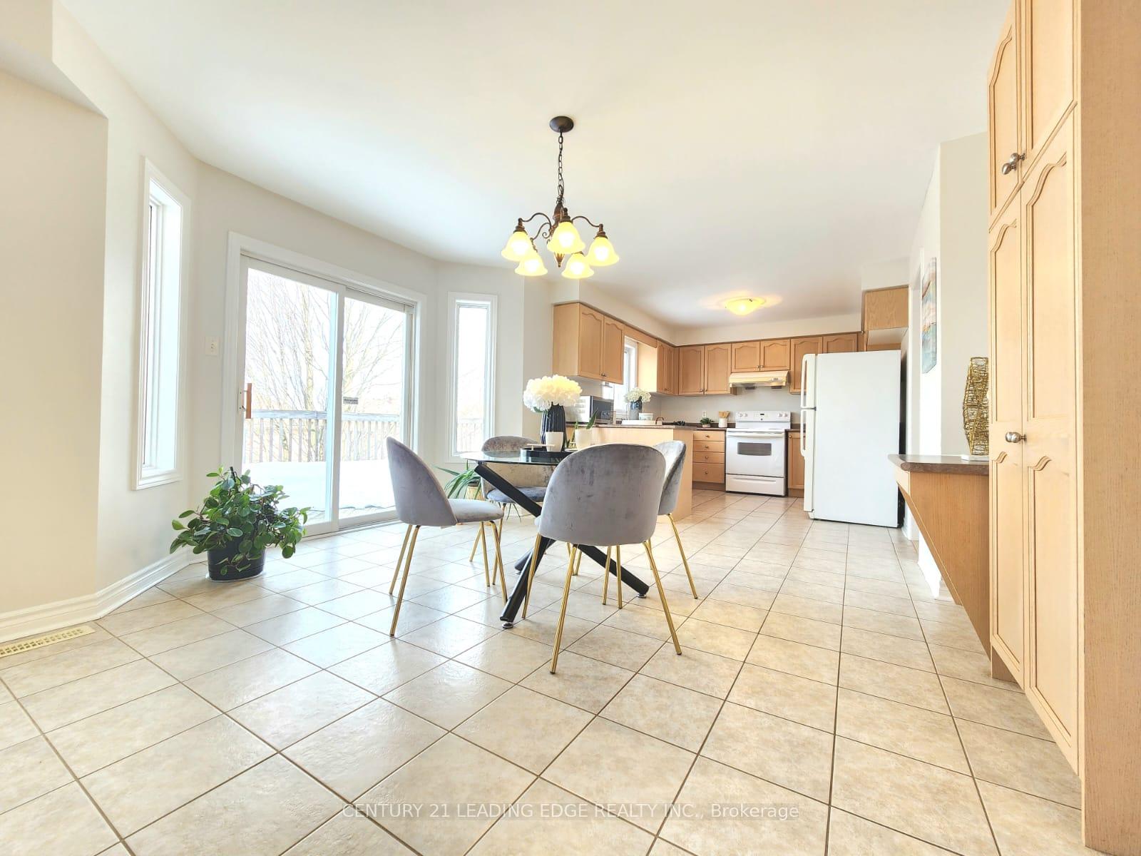 Photo 12 of 22 Grant's Way, Barrie, Ardagh — HOMEH