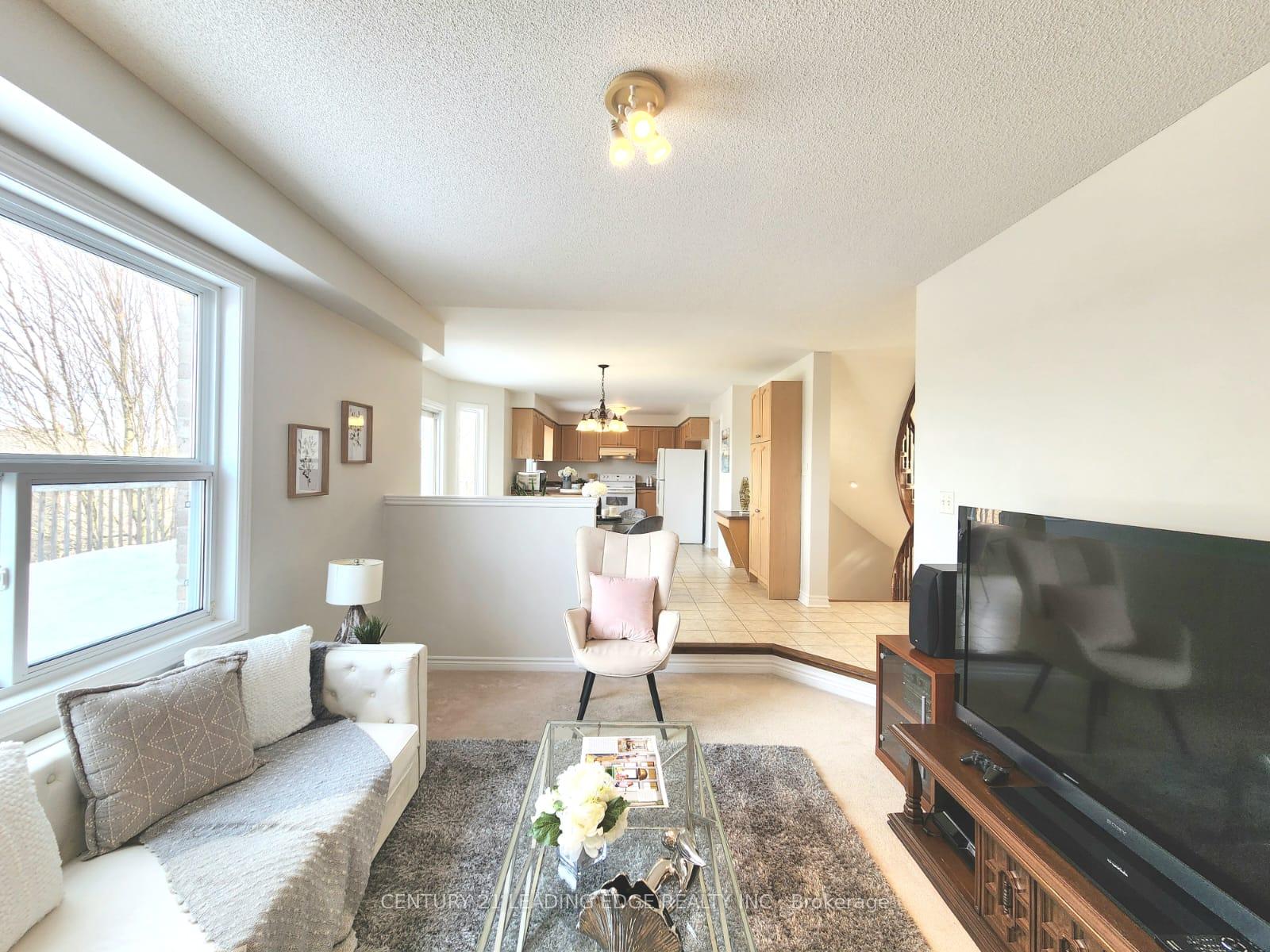 Photo 14 of 22 Grant's Way, Barrie, Ardagh — HOMEH