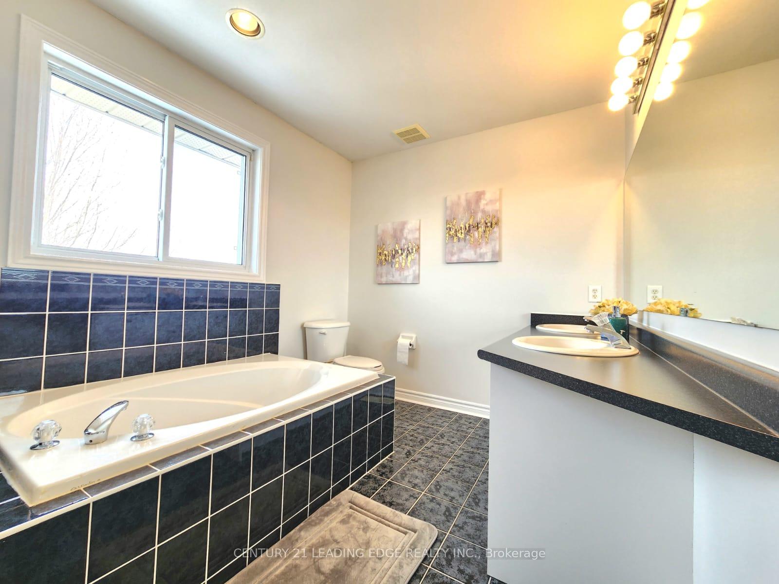 Photo 19 of 22 Grant's Way, Barrie, Ardagh — HOMEH