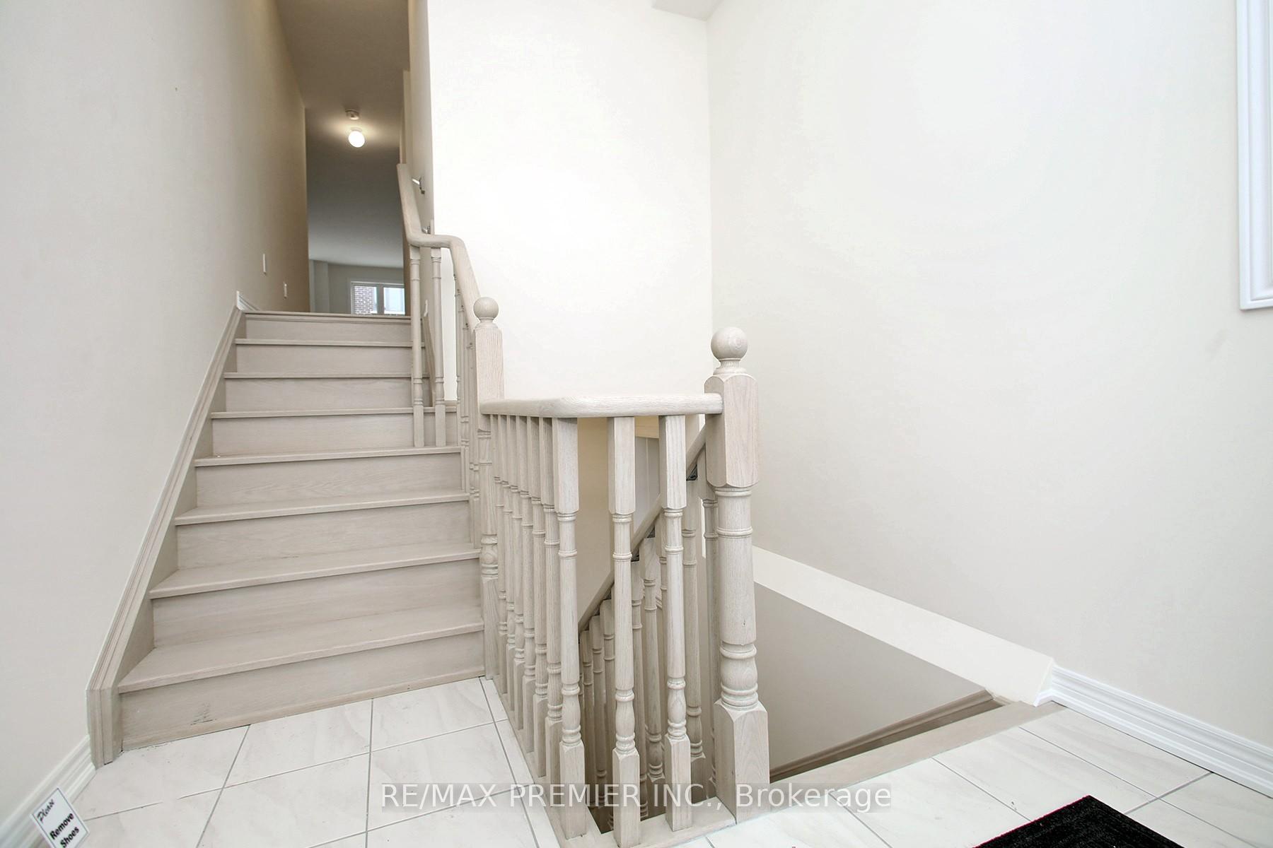 Photo 15 of 81 Kinloss Street, Vaughan, Kleinburg — HOMEH