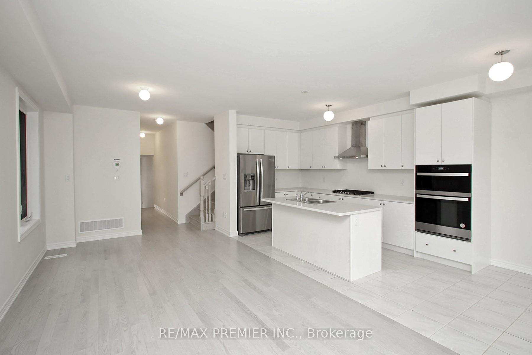 Photo 13 of 81 Kinloss Street, Vaughan, Kleinburg — HOMEH