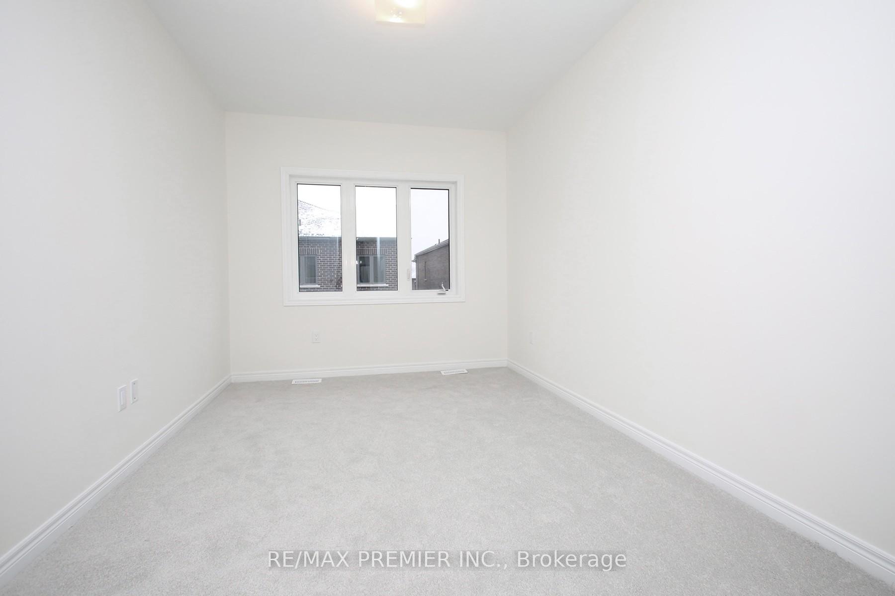 Photo 4 of 81 Kinloss Street, Vaughan, Kleinburg — HOMEH
