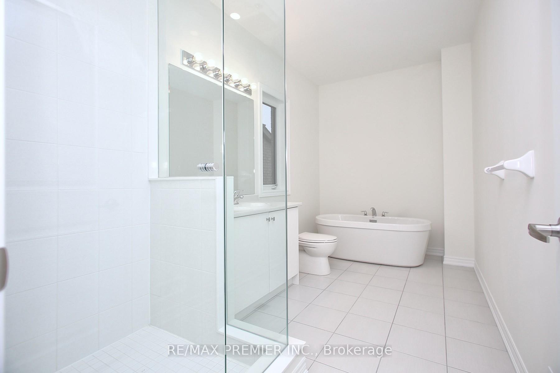 Photo 7 of 81 Kinloss Street, Vaughan, Kleinburg — HOMEH