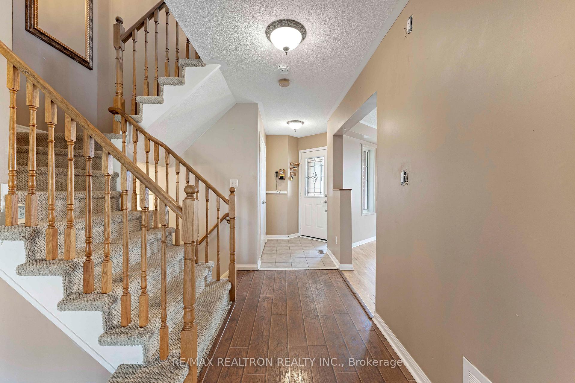 Photo 16 of 34 Aikens Crescent, Barrie, Holly — HOMEH