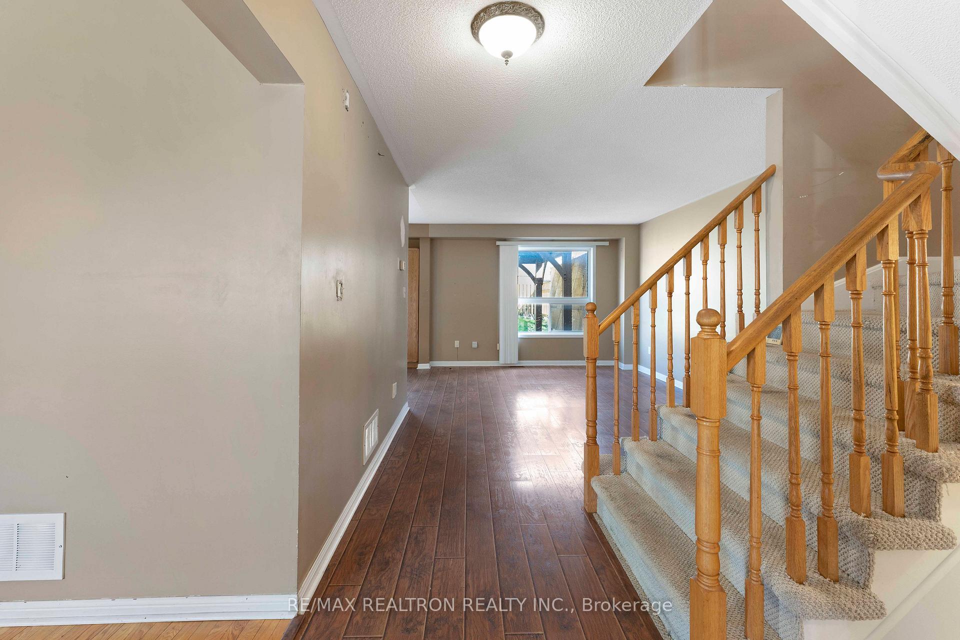 Photo 24 of 34 Aikens Crescent, Barrie, Holly — HOMEH