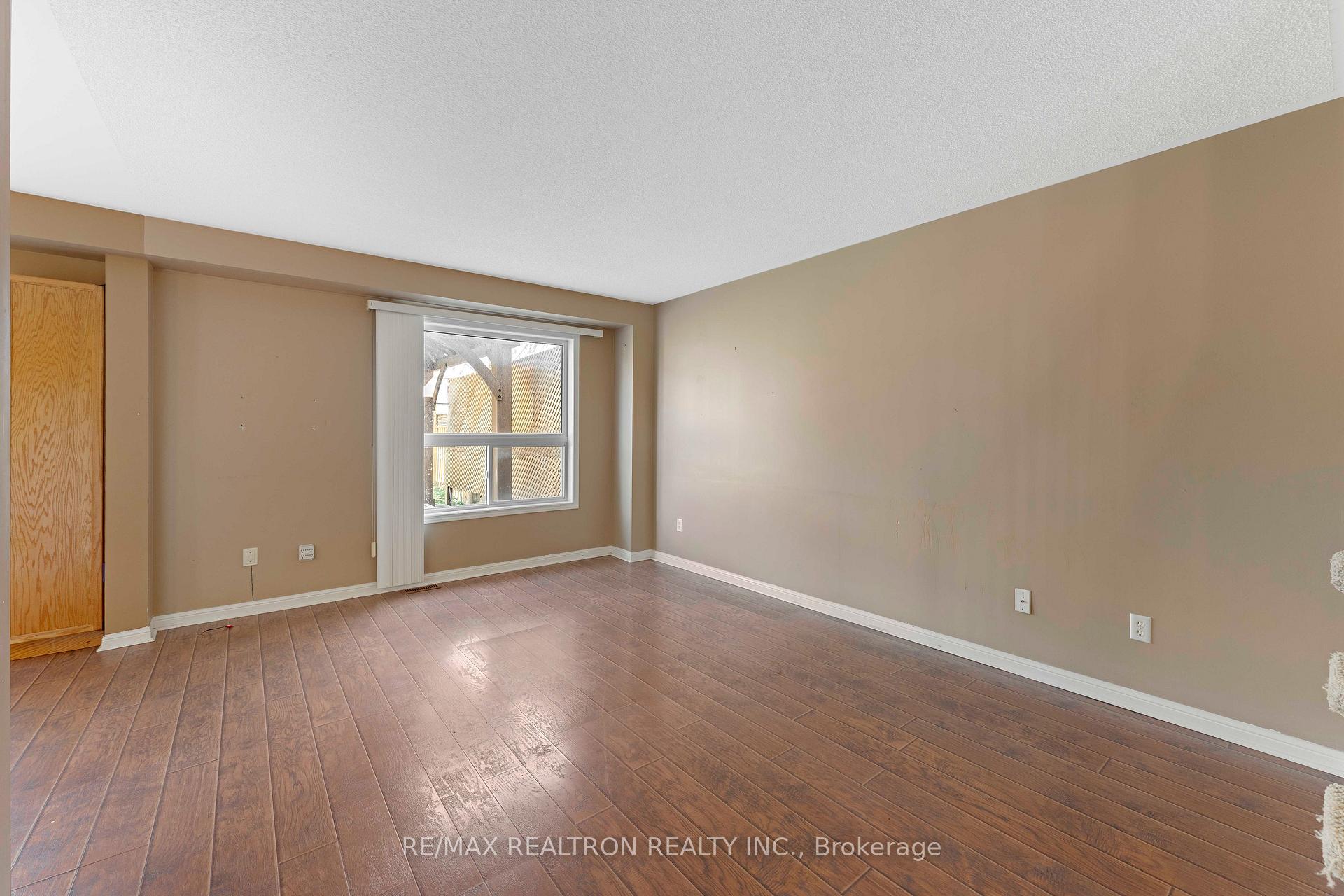 Photo 4 of 34 Aikens Crescent, Barrie, Holly — HOMEH