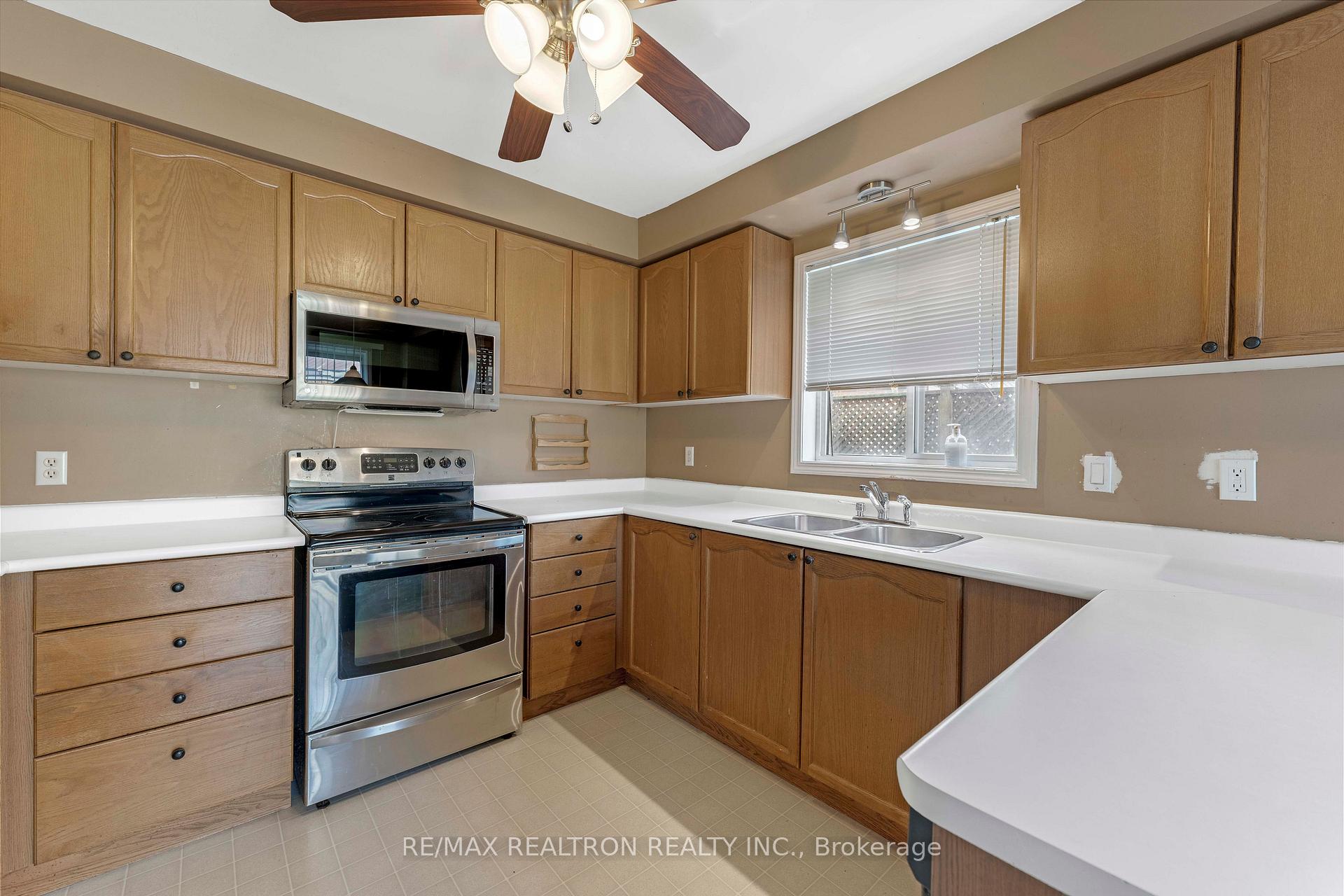 Photo 6 of 34 Aikens Crescent, Barrie, Holly — HOMEH