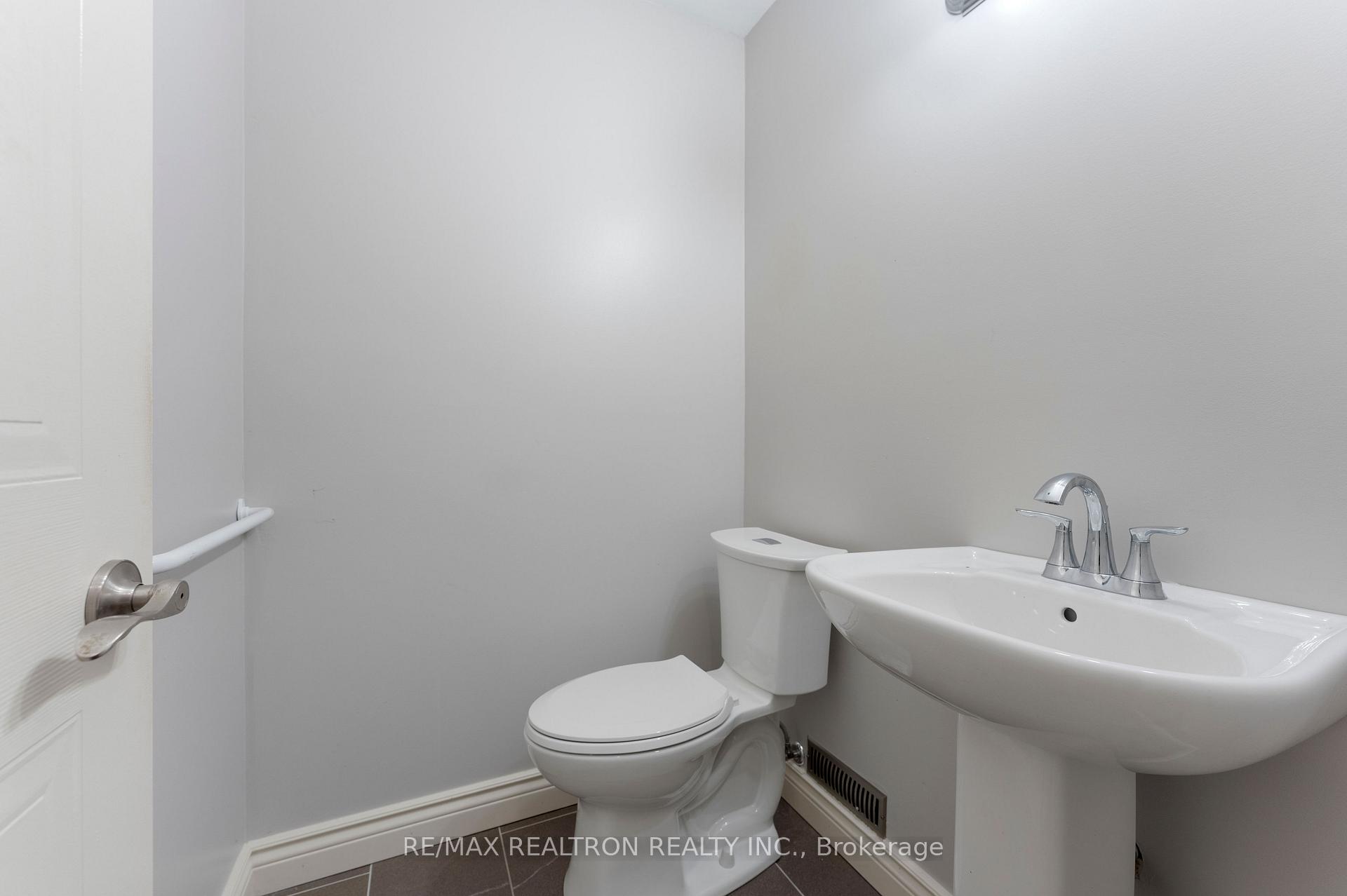 Photo 27 of 34 Aikens Crescent, Barrie, Holly — HOMEH