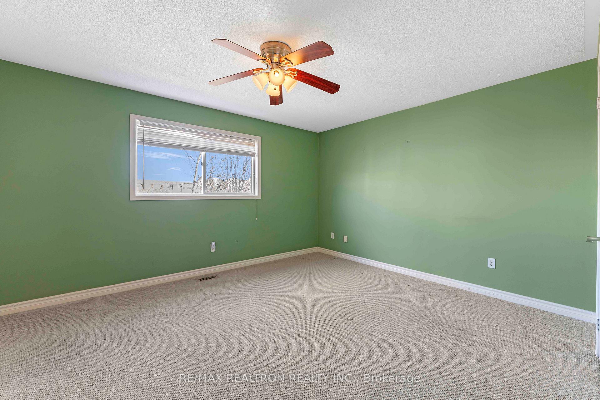 Photo 15 of 34 Aikens Crescent, Barrie, Holly — HOMEH