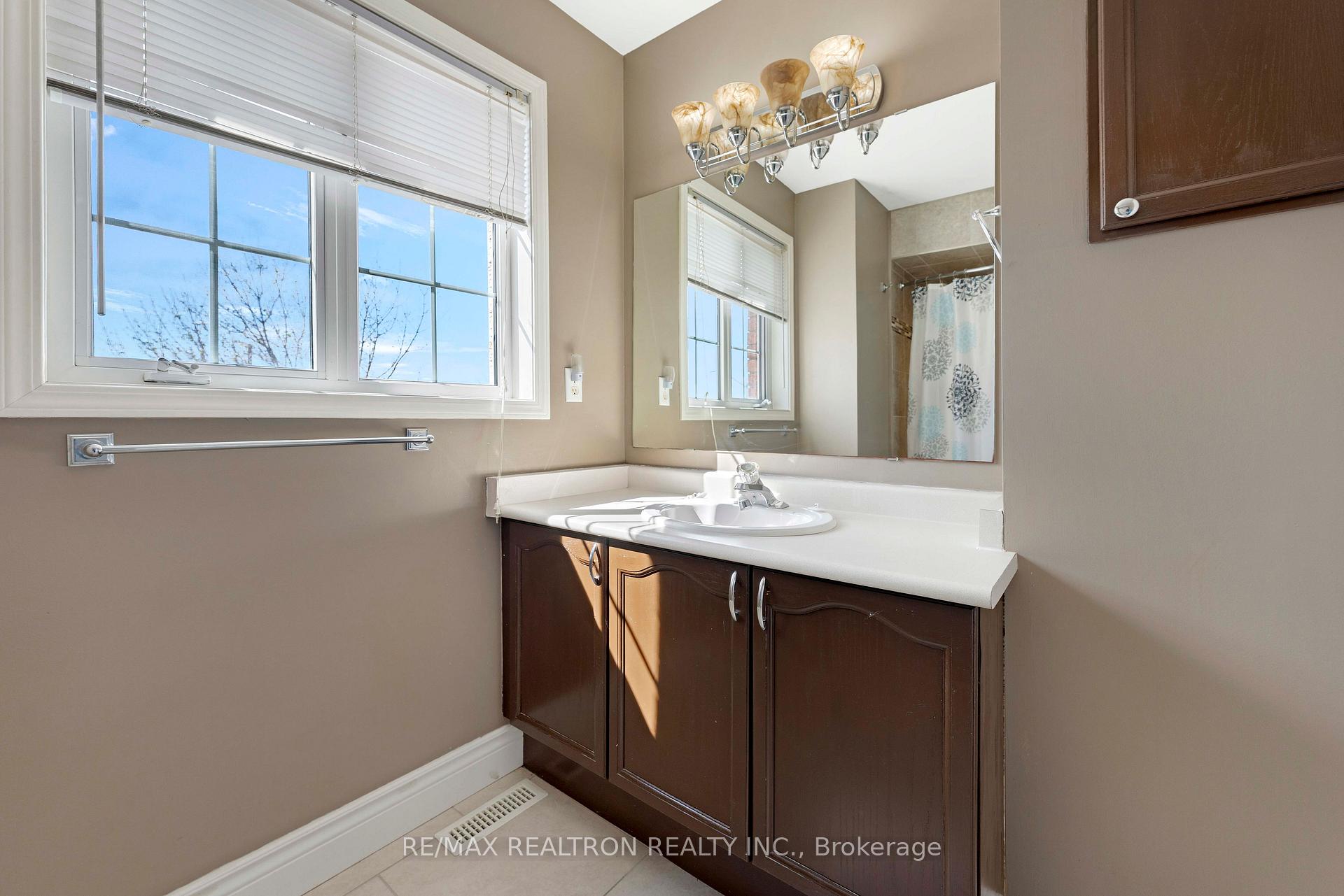 Photo 14 of 34 Aikens Crescent, Barrie, Holly — HOMEH