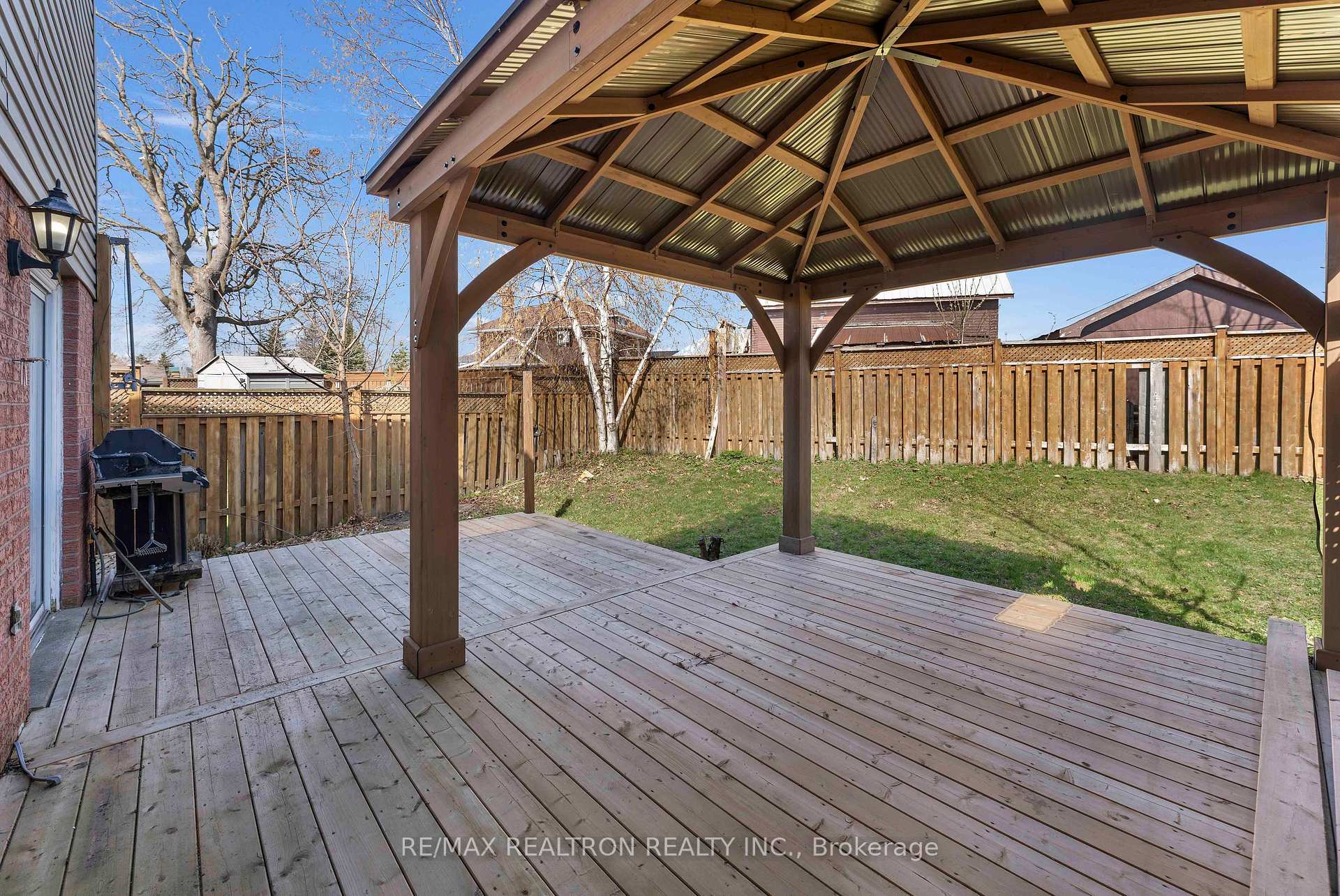 Photo 17 of 34 Aikens Crescent, Barrie, Holly — HOMEH