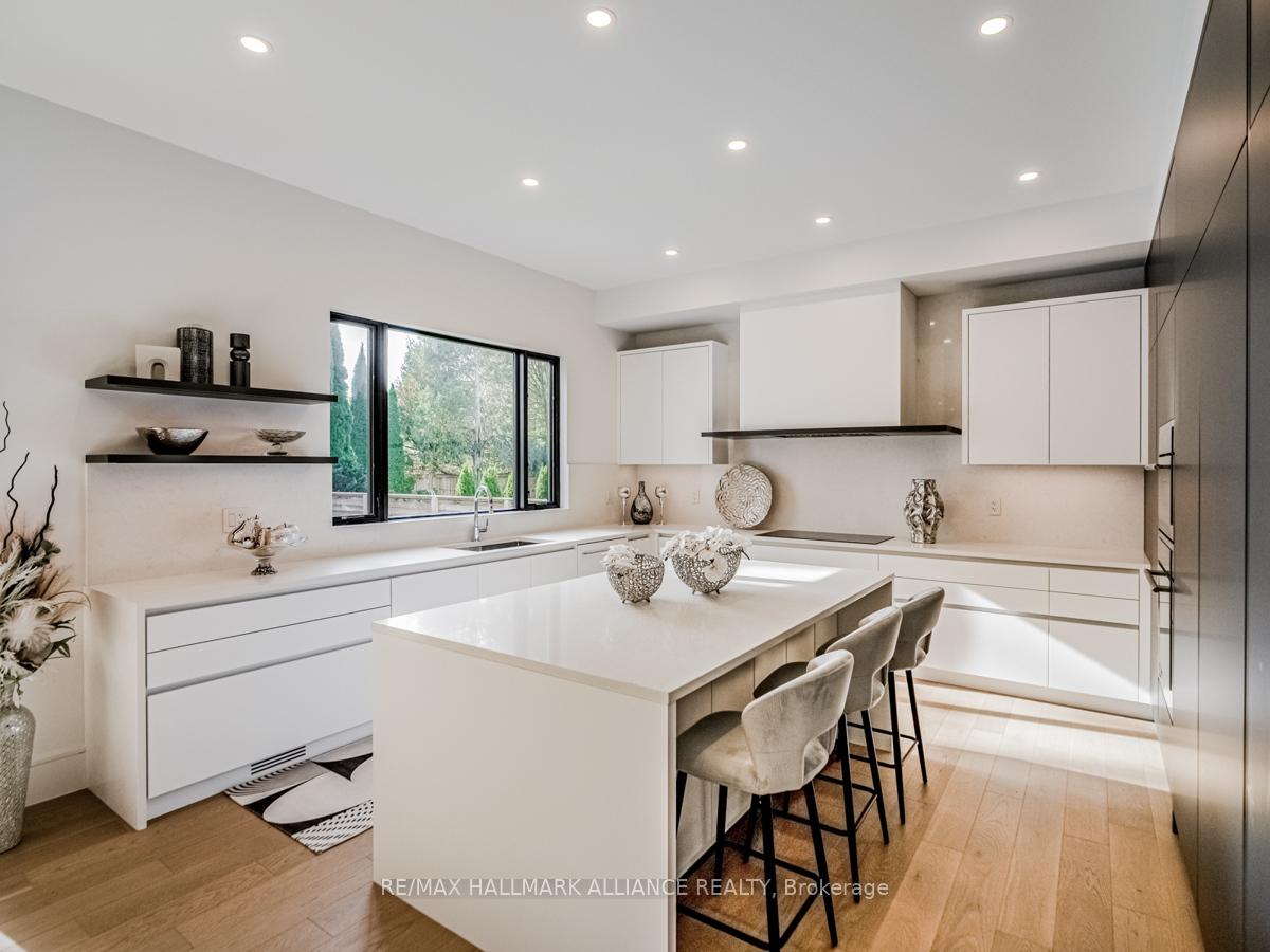 Photo 13 of 348 Winston Road, Oakville, West — HOMEH